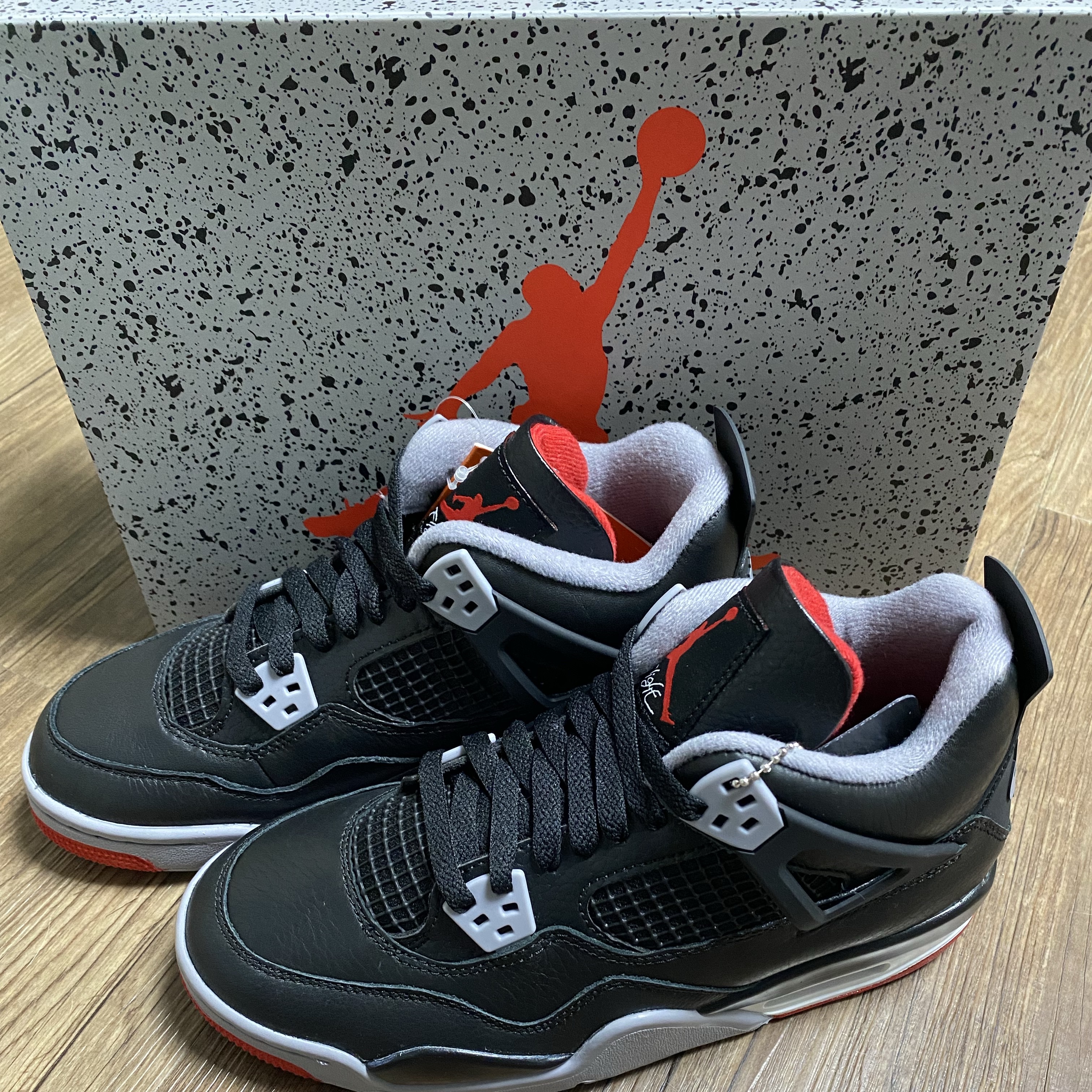 Jordan 4 Retro Bred Reimagined, (GS) Jordan 4 Retro Bred Reimagined 착용 스타일 - 1