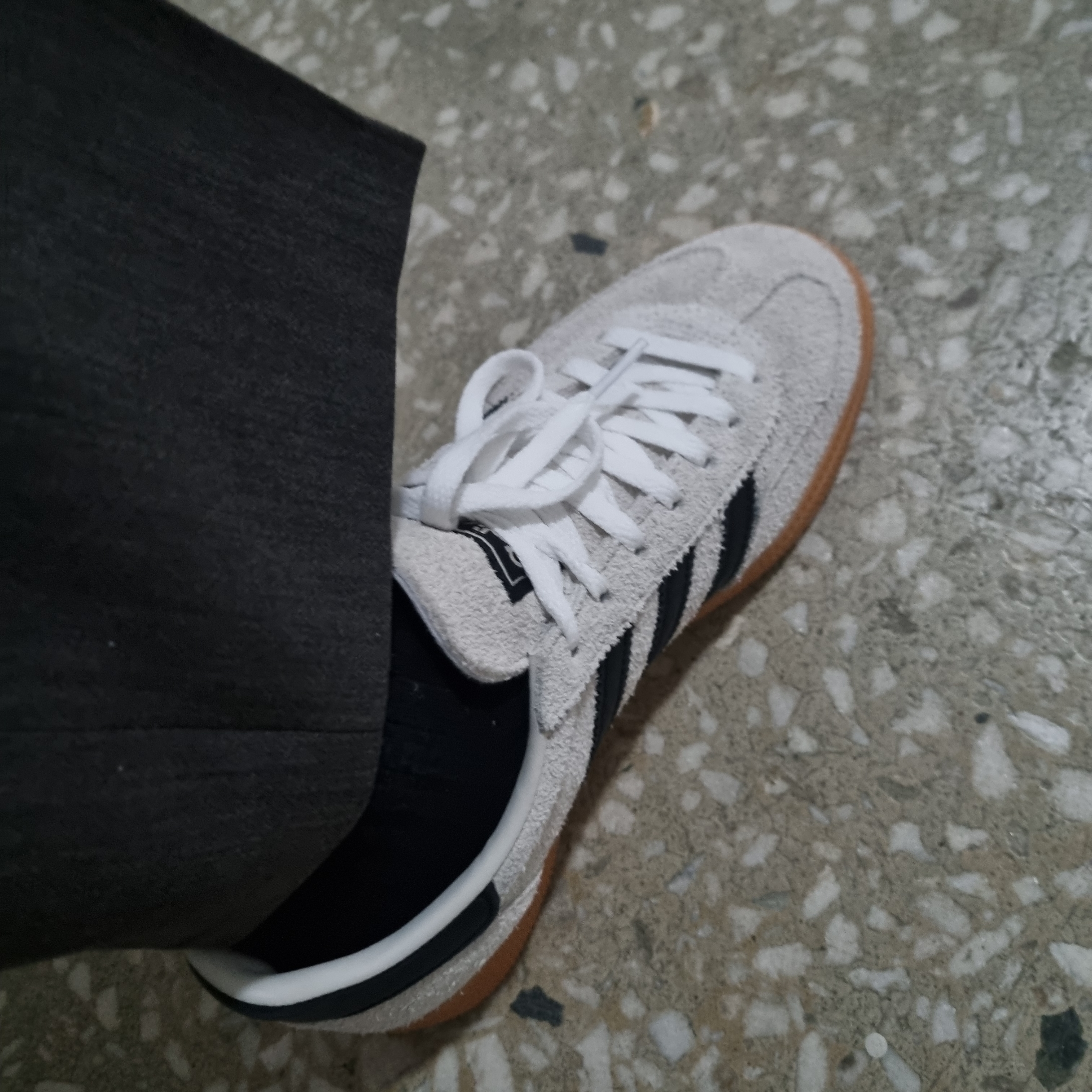 (W) Adidas Spezial Handball Aluminium Core Black 착용 스타일