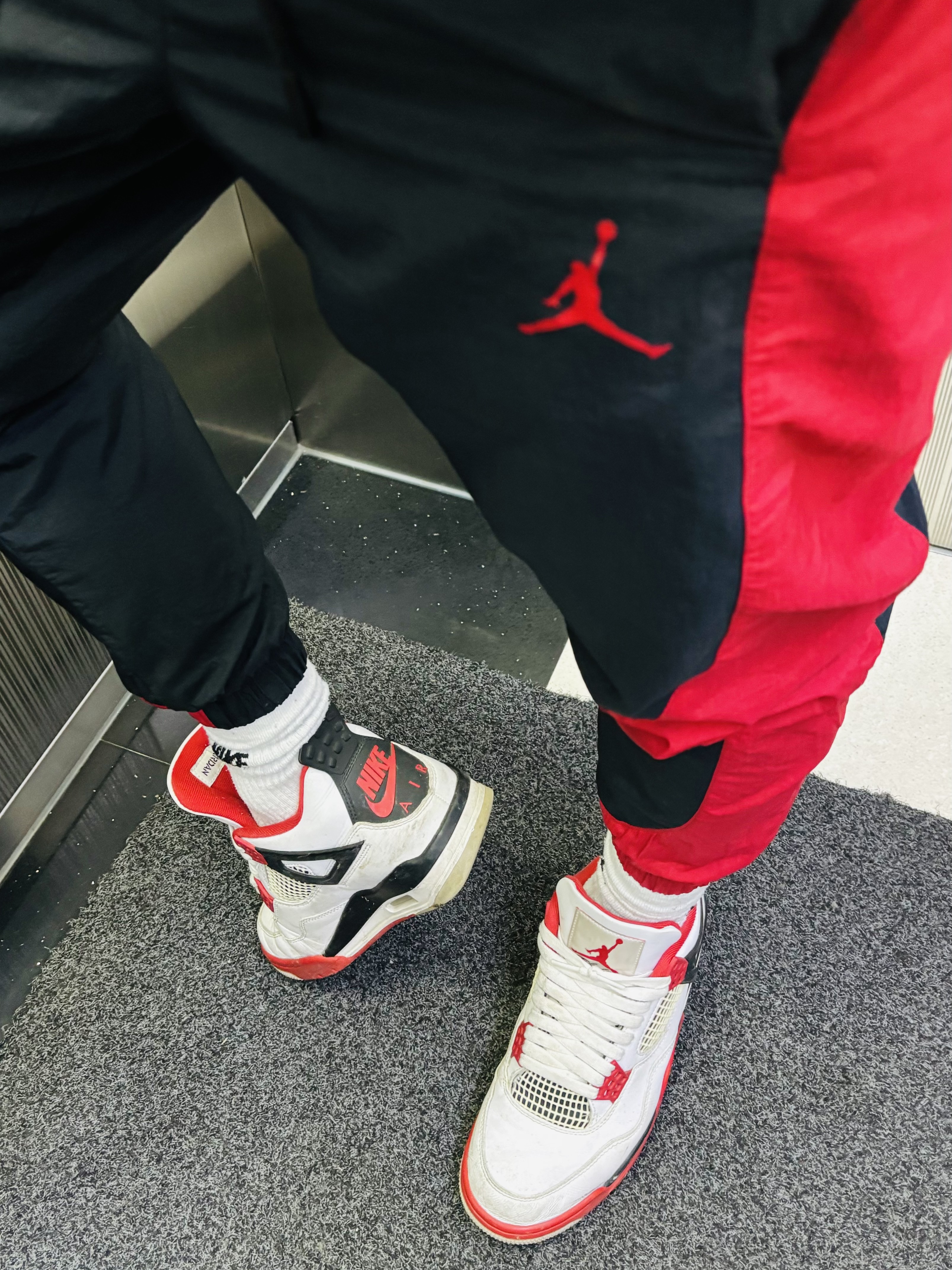 Jordan 4 Retro OG Fire Red 2020 착용 스타일