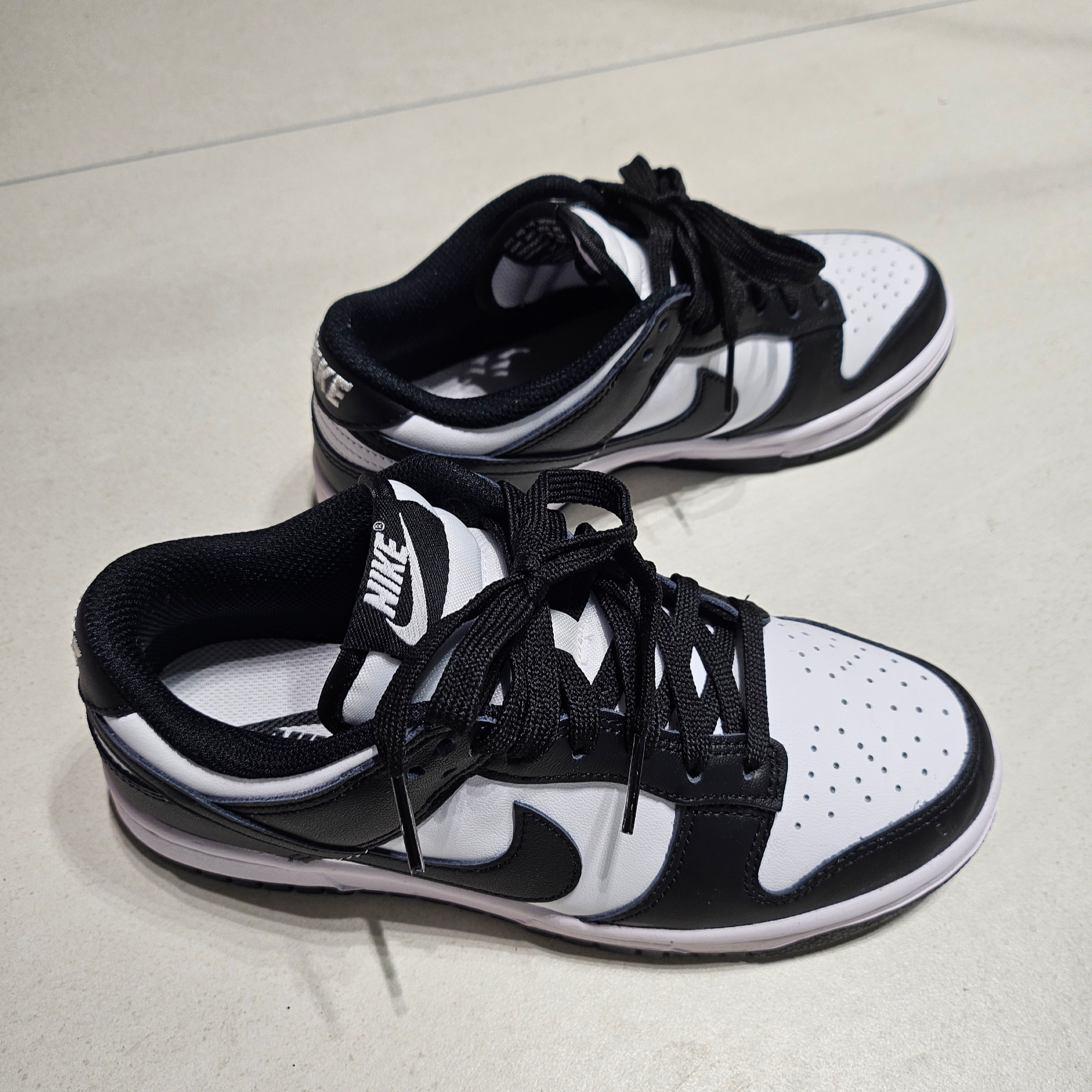 (W) Nike Dunk Low Black 착용 스타일