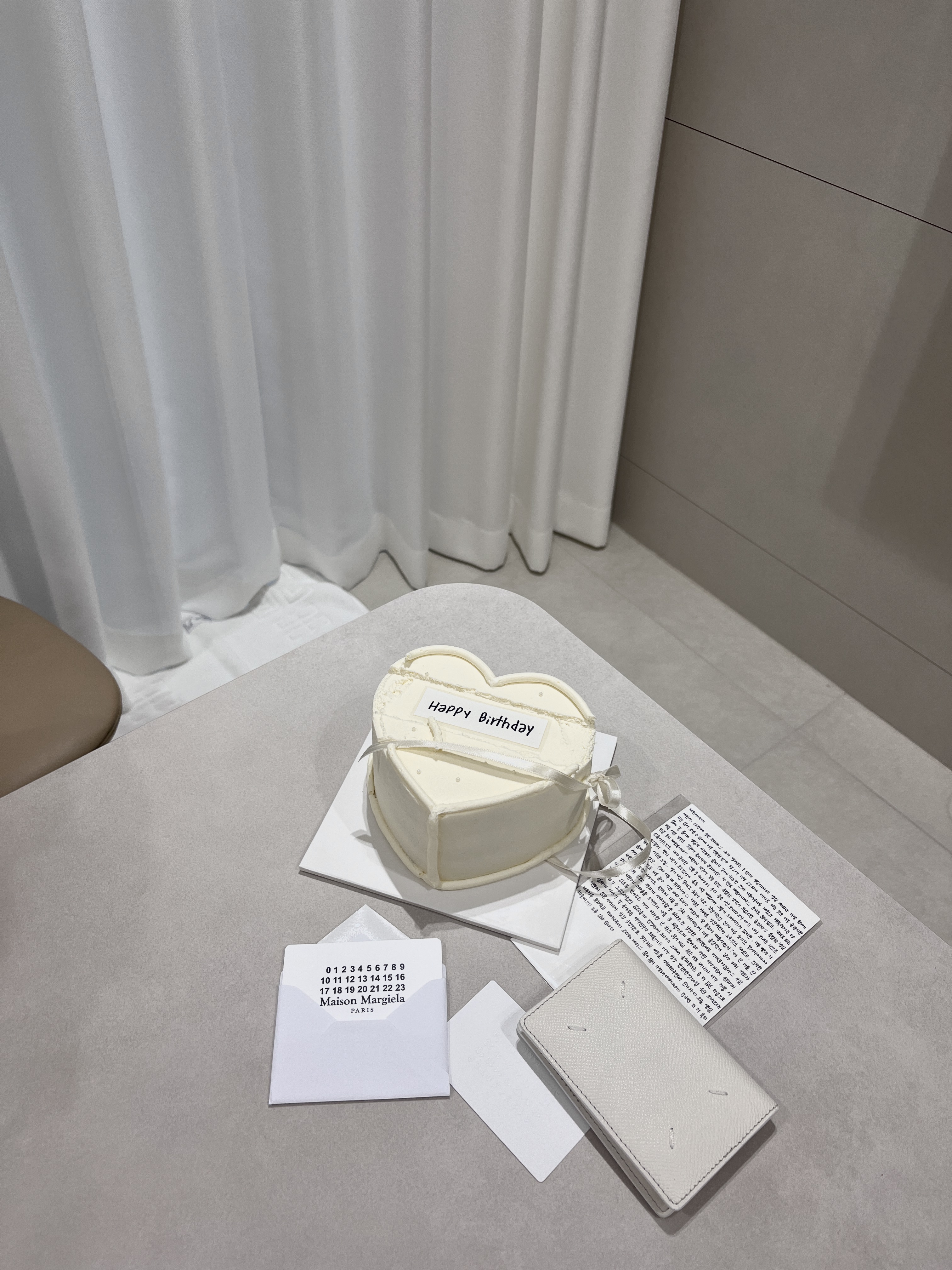 Maison Margiela Four Stitches Card Holder White 착용 스타일