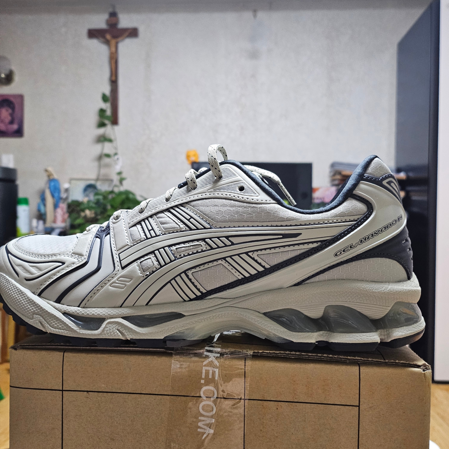 Asics Gel-Kayano 14 Earthenware Pack White Sage Graphite Grey 착용 스타일