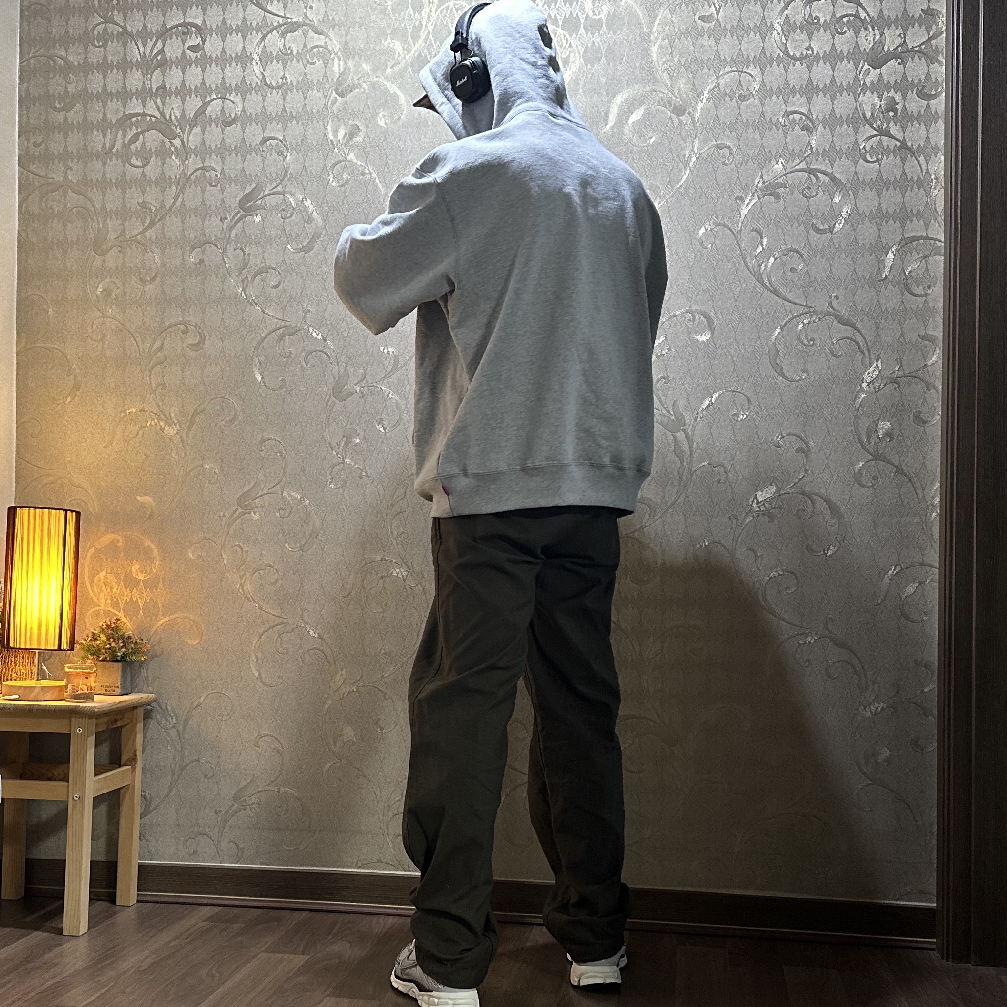Supreme West Hollywood Shop Small Box Hooded Sweatshirt Heather Grey - 23FW 착용 스타일 - 3