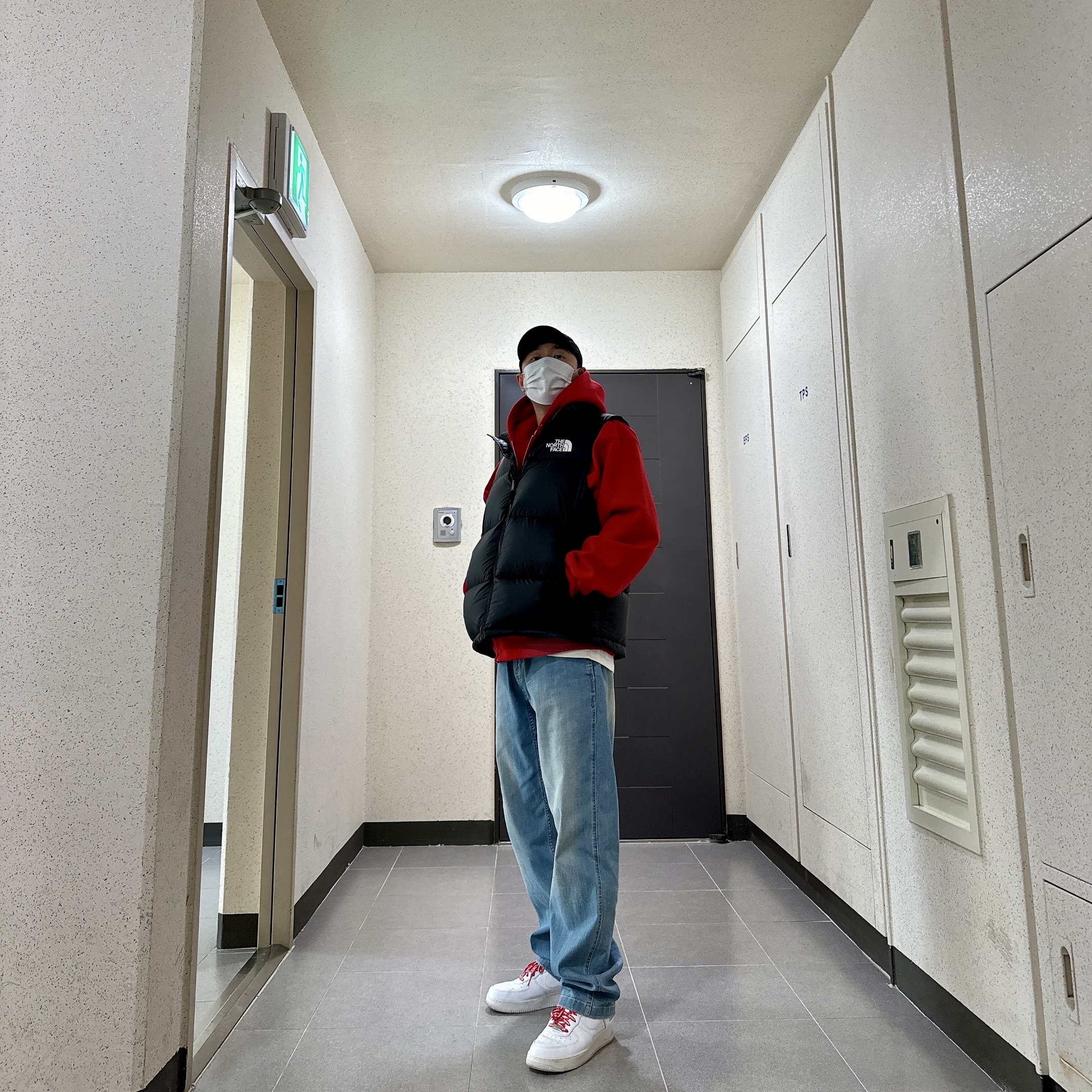Nike x Supreme Air Force 1 Low White, Supreme S Logo Zip Up Hooded Sweatshirt Red - 23FW 착용 스타일
