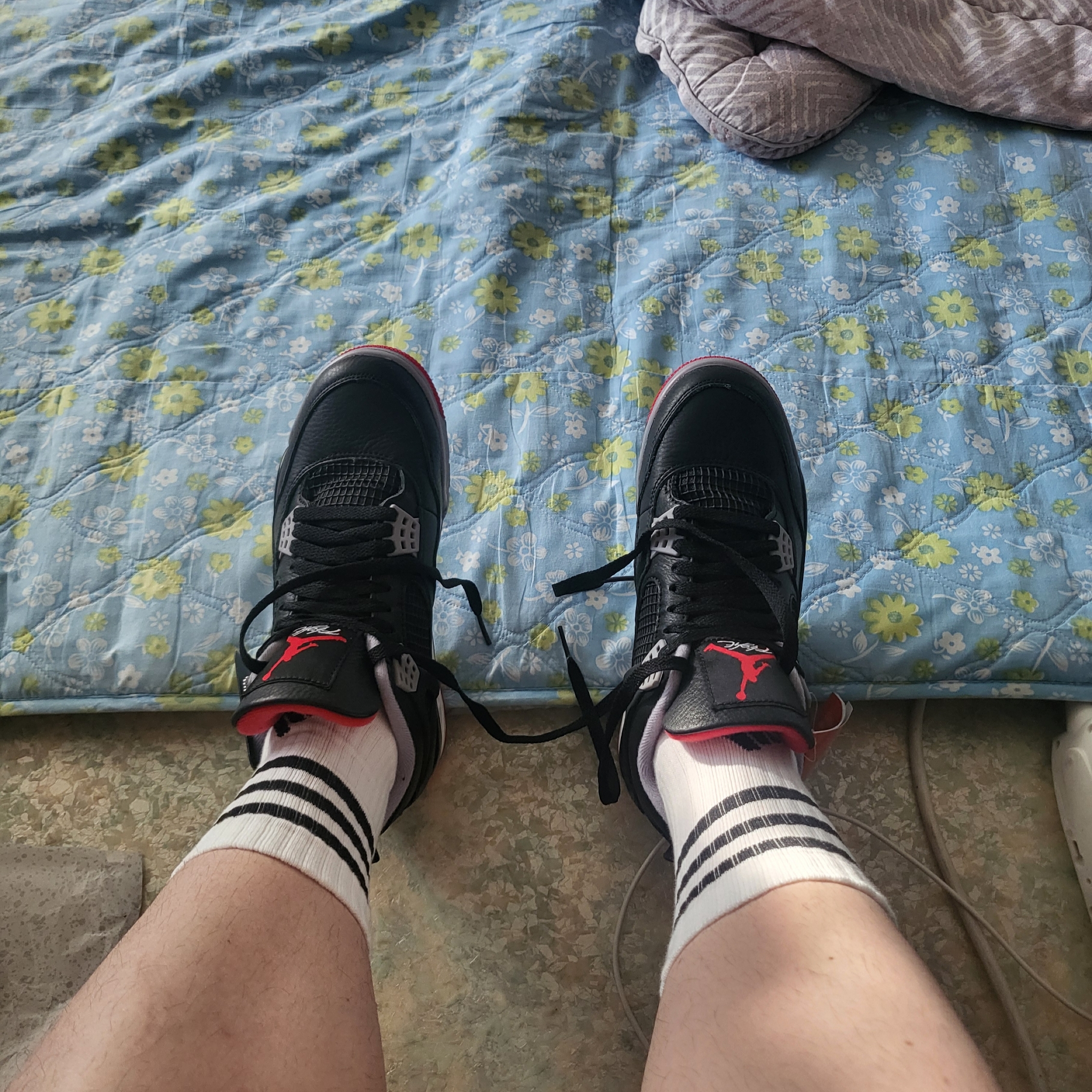 Jordan 4 Retro Bred Reimagined 착용 스타일 - 1