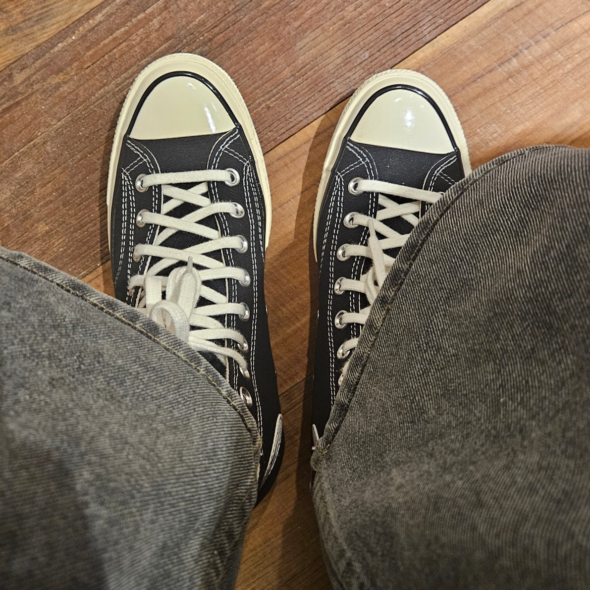 Converse Chuck 70 Hi Black 착용 스타일 - 1