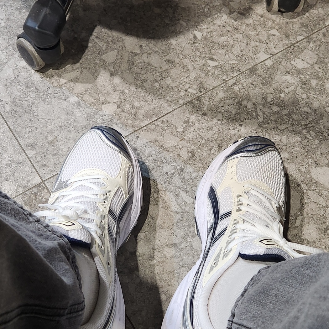 (W) Asics Gel-Kayano 14 White Midnight 착용 스타일 - 1