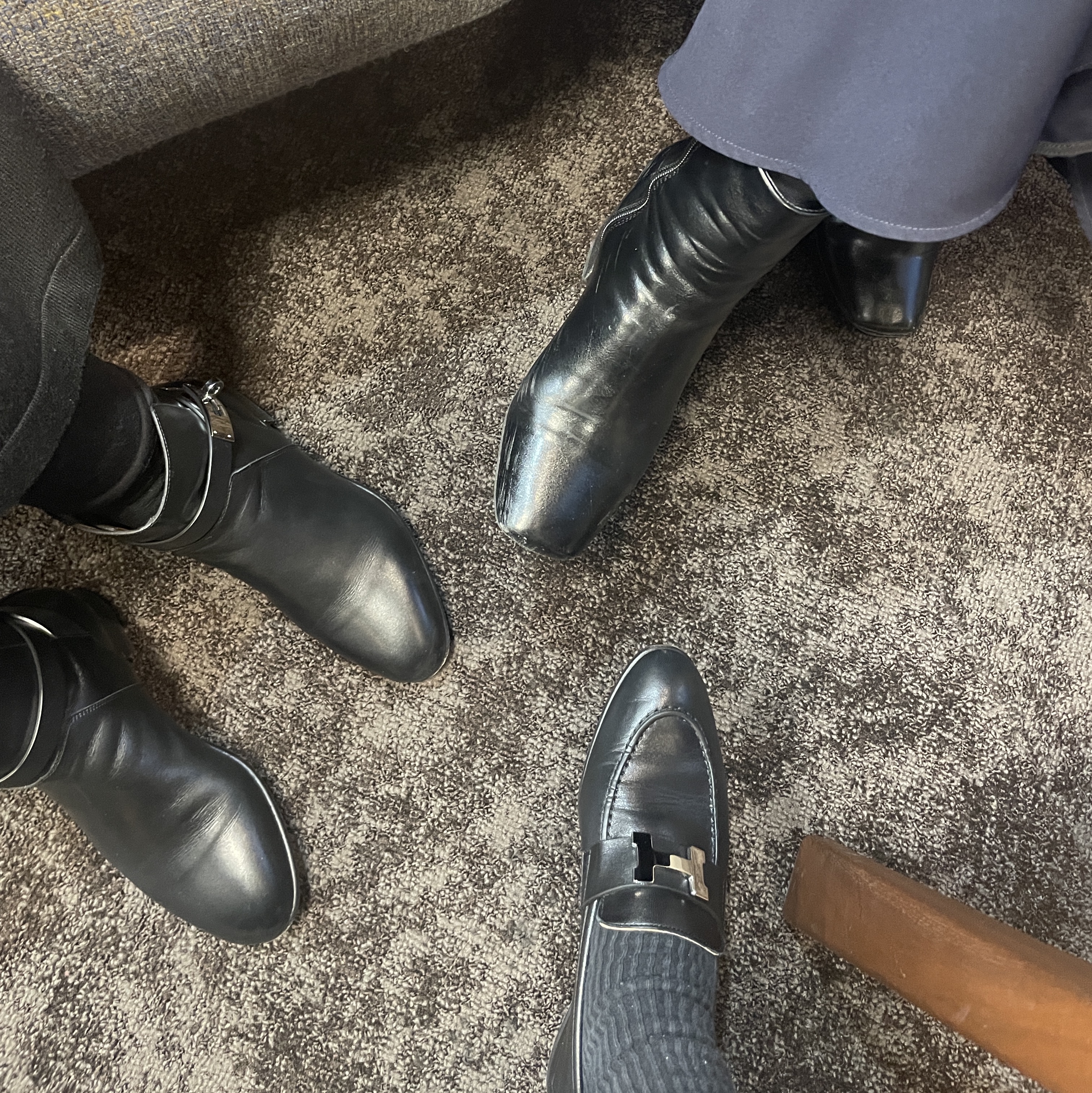 (W) Hermes Paris Loafers Goatskin & Lacquered Palladium Noir, (W) Hermes Neo Ankle Boot Noir 착용 스타일