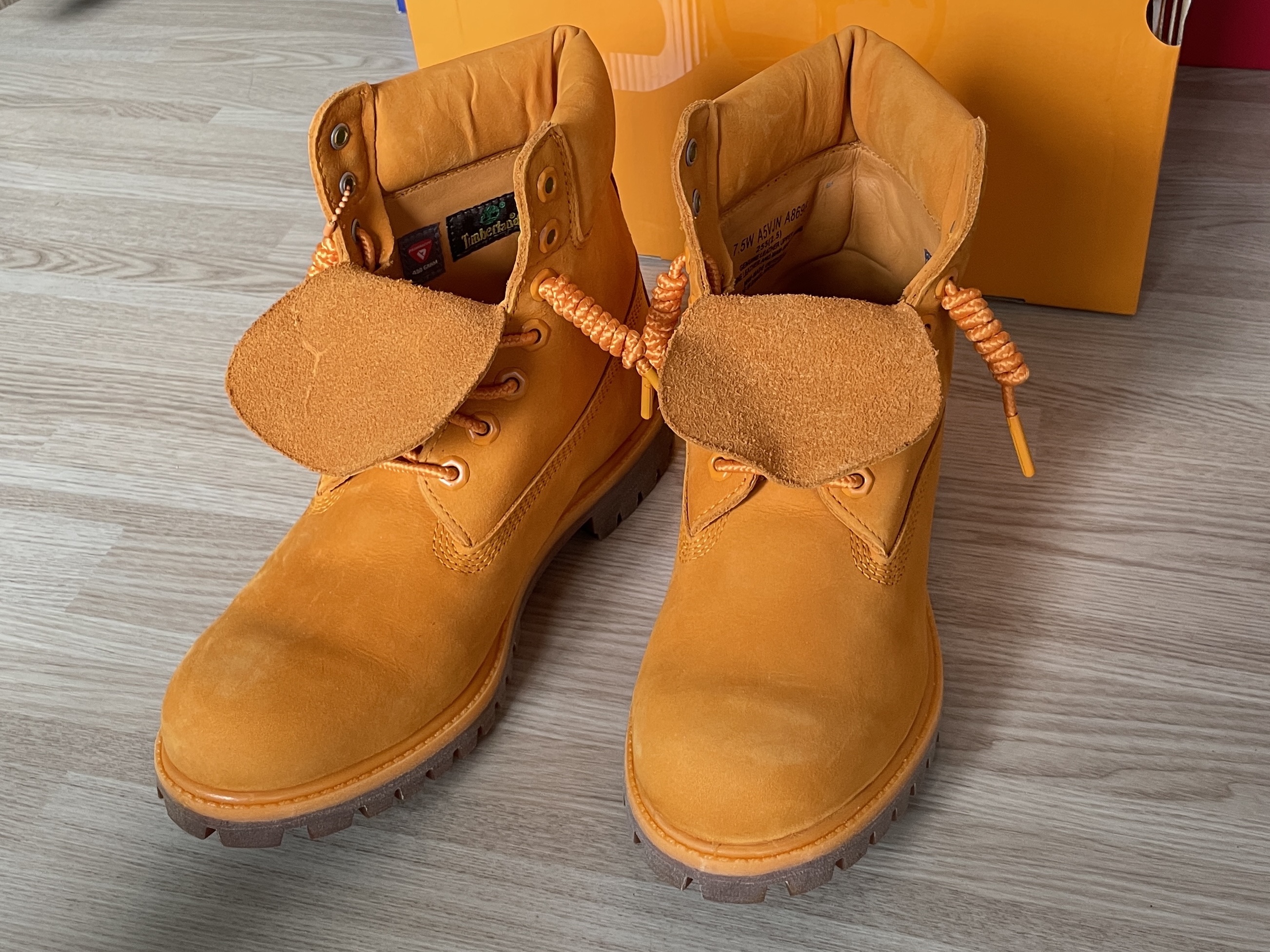 Timberland Premium 6 inch Waterproof Boot Yellow - Wide 착용 스타일 - 2