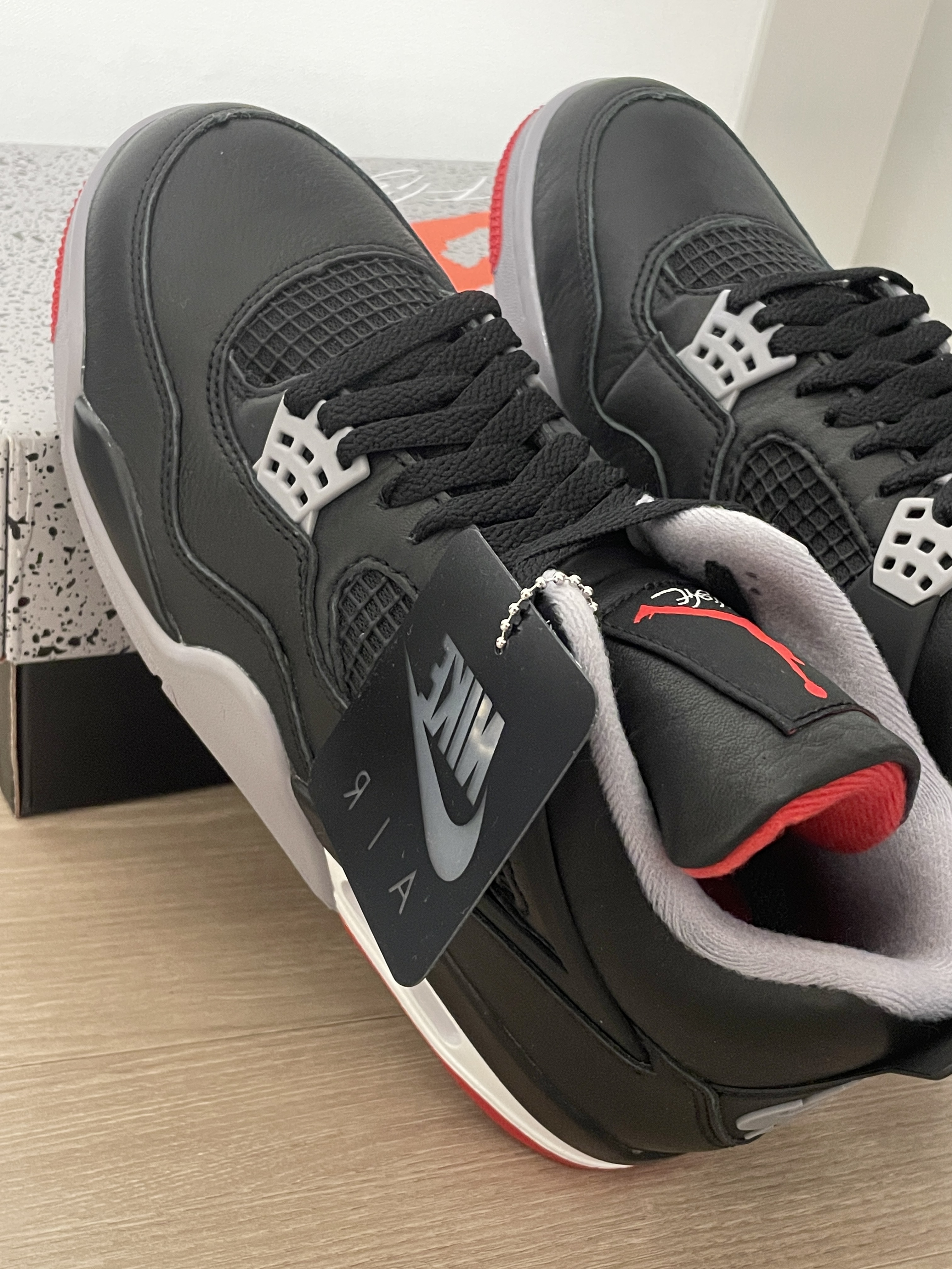 Jordan 4 Retro Bred Reimagined 착용 스타일 - 3