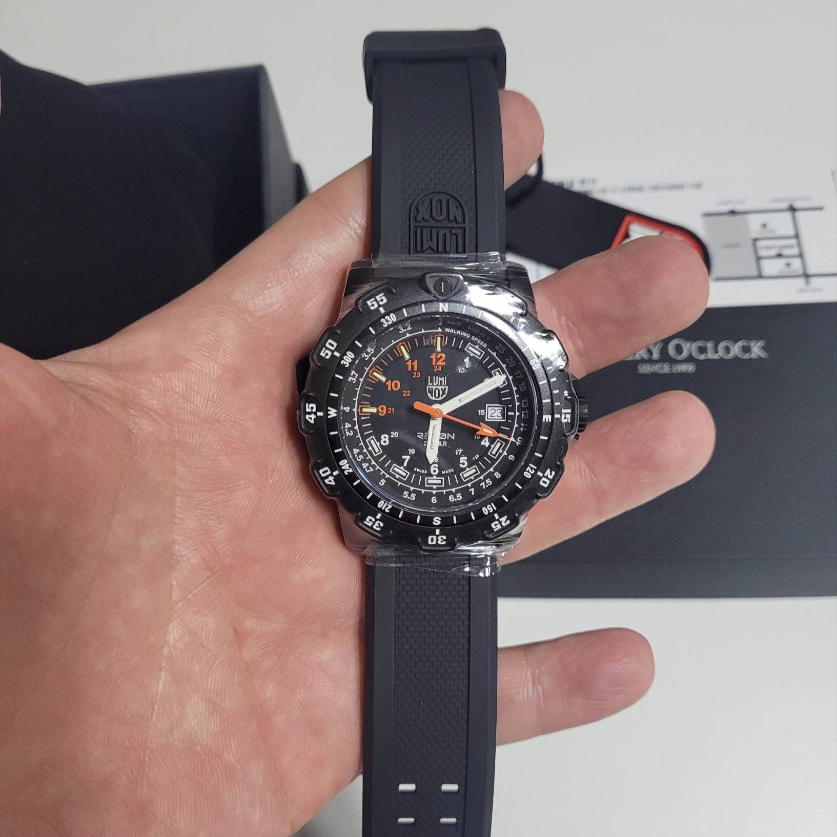 Luminox Recon Point Man Heritage 45mm Genuine Rubber Black 착용 스타일