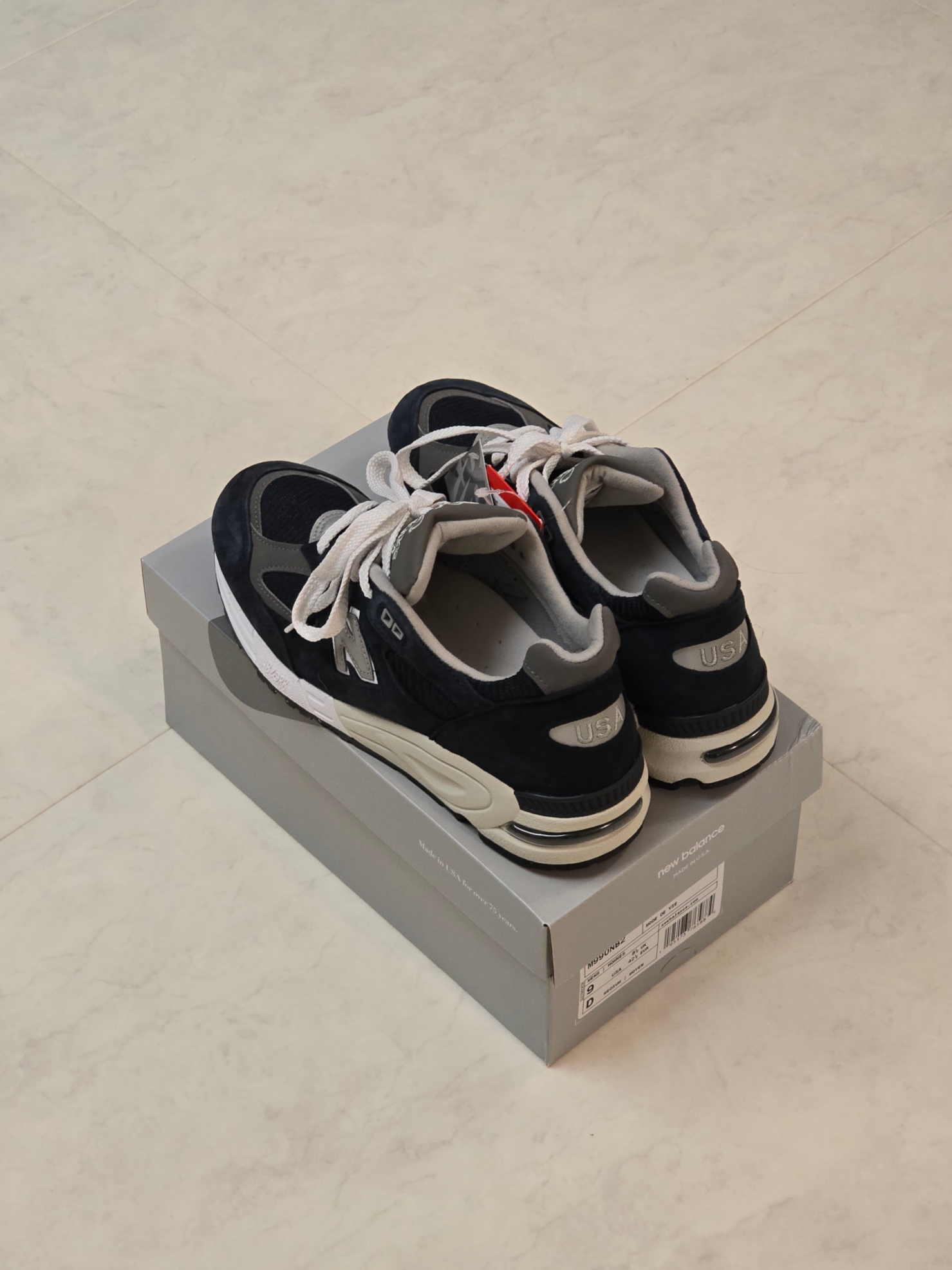 New Balance 990v2 Made in USA Navy 착용 스타일 - 1