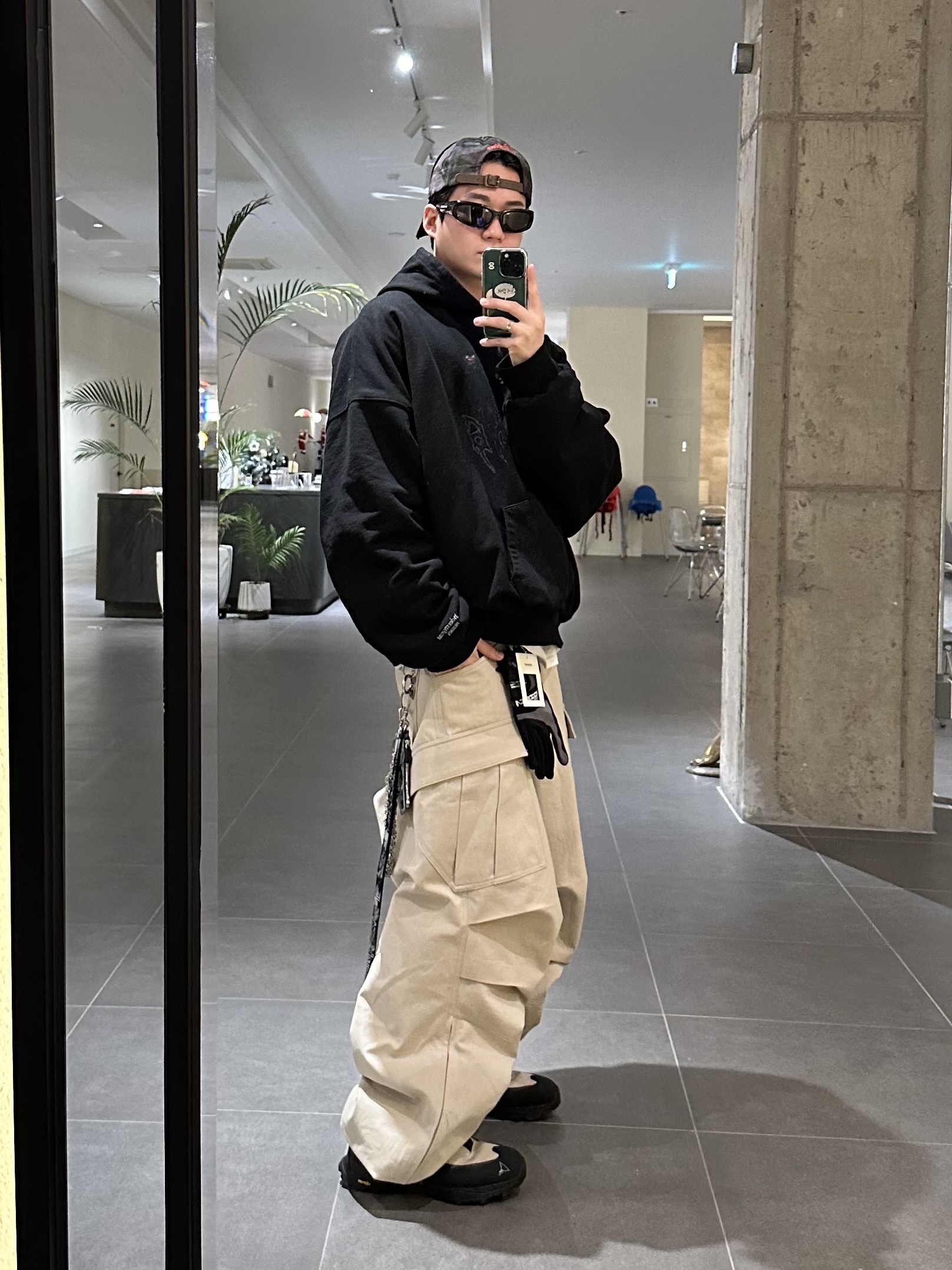 Nonnod Side Zip Cargo Pants Beige, Roa Hiking Katharina Ecostep Vibram Sole Sand 착용 스타일 - 2