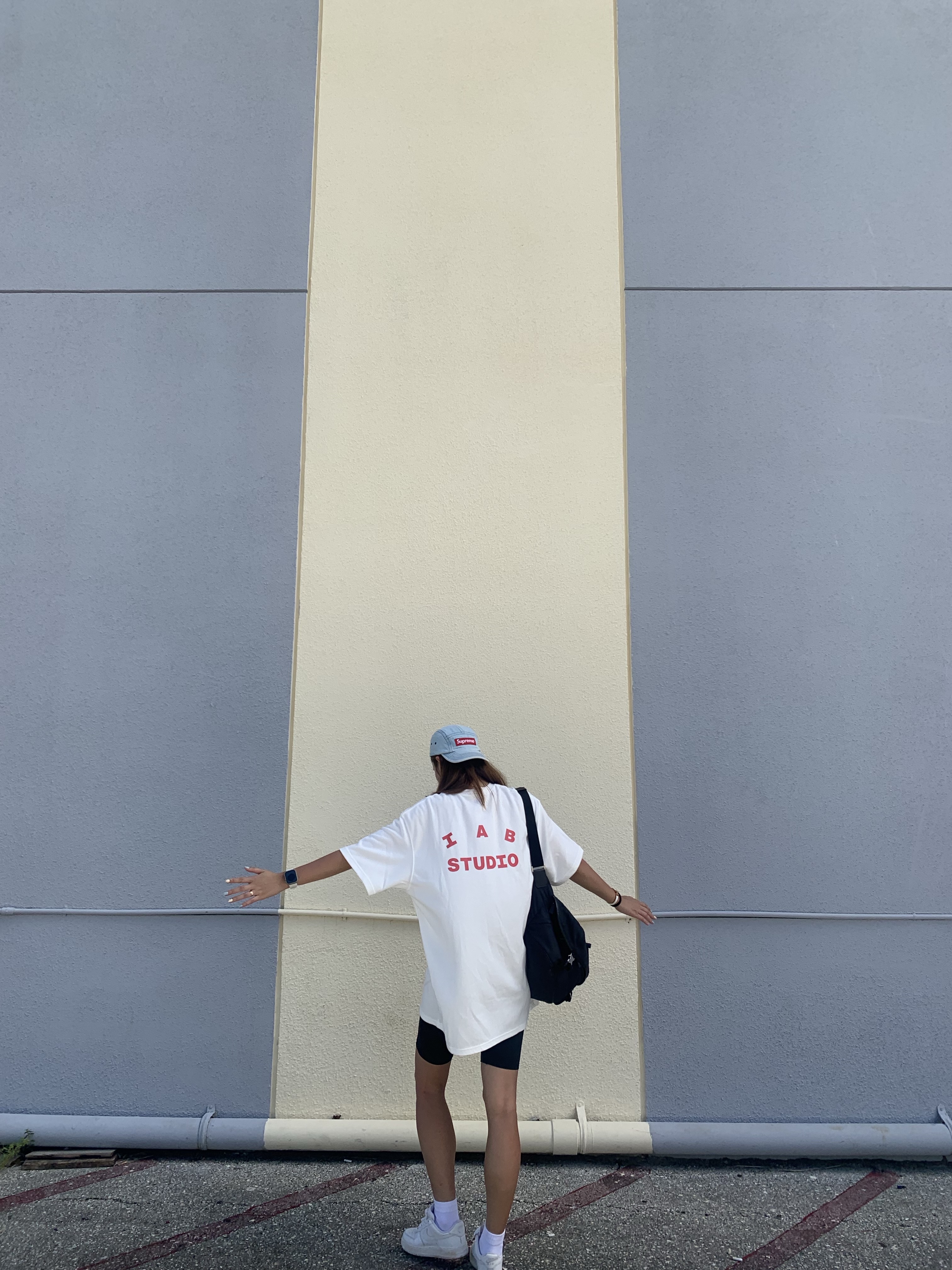 IAB Studio T-Shirt White - The Hyundai Seoul Exclusive, Supreme Denim Camp Cap Washed Blue - 22FW 착용 스타일