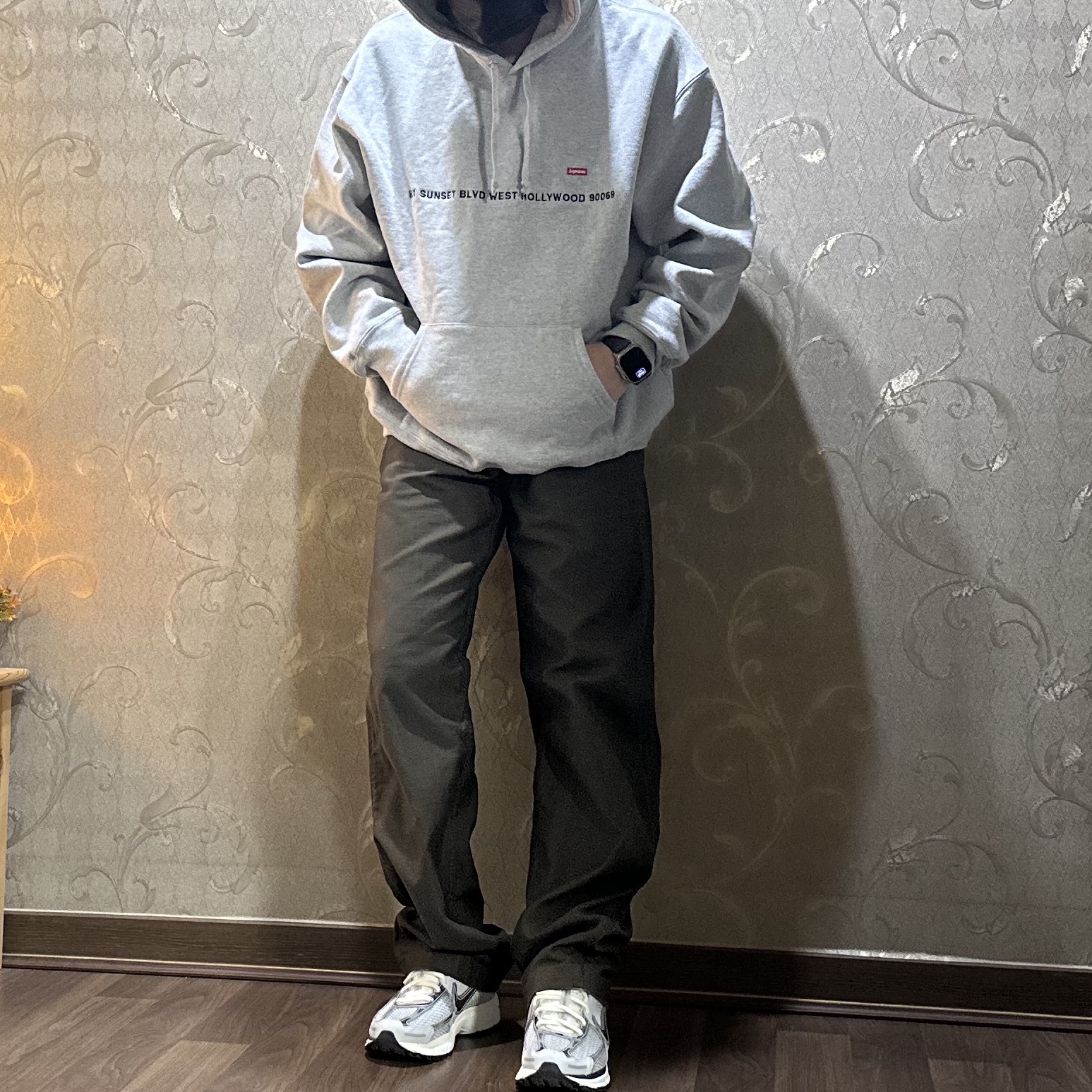 Supreme West Hollywood Shop Small Box Hooded Sweatshirt Heather Grey - 23FW 착용 스타일 - 5