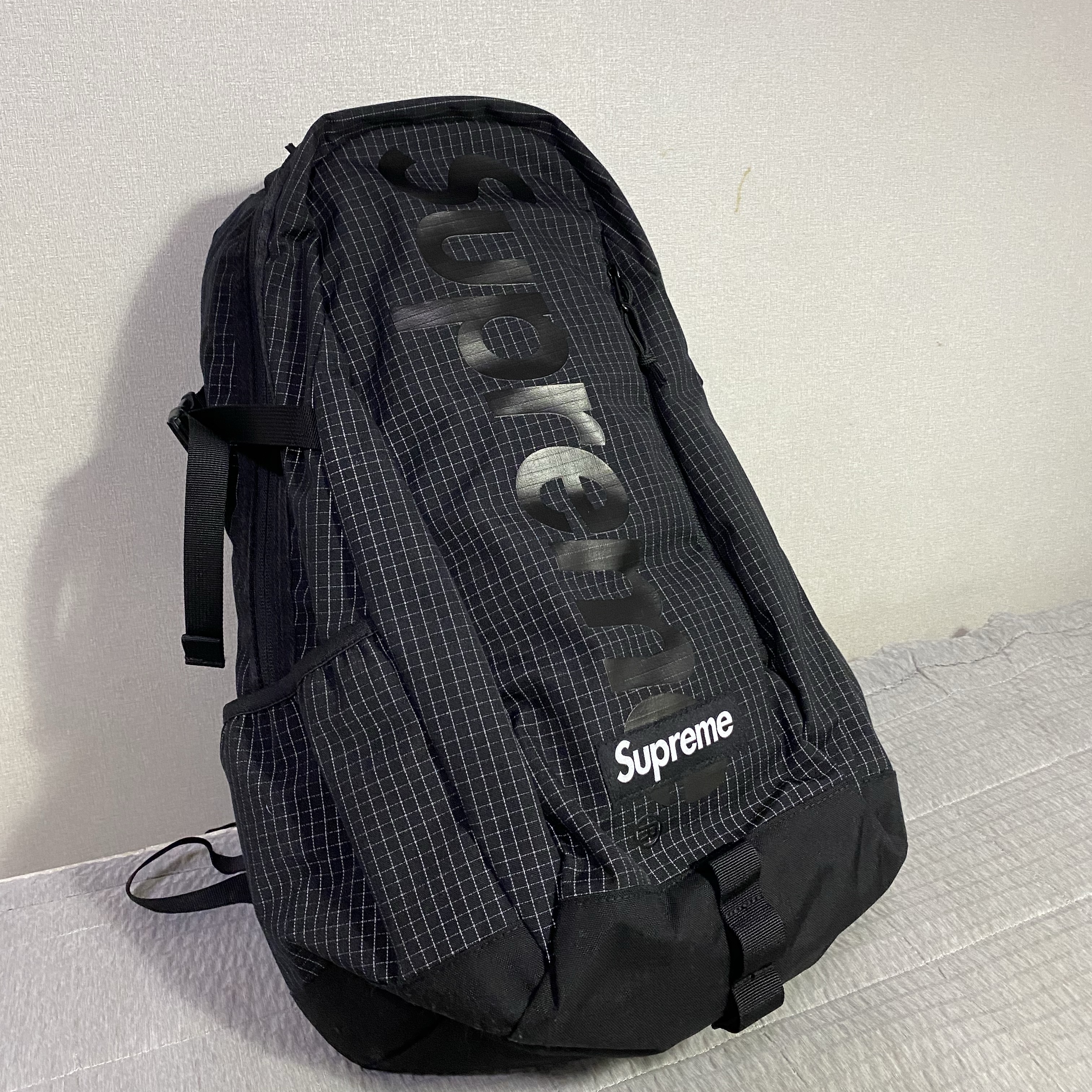 Supreme Backpack Black - 24SS 착용 스타일 - 1