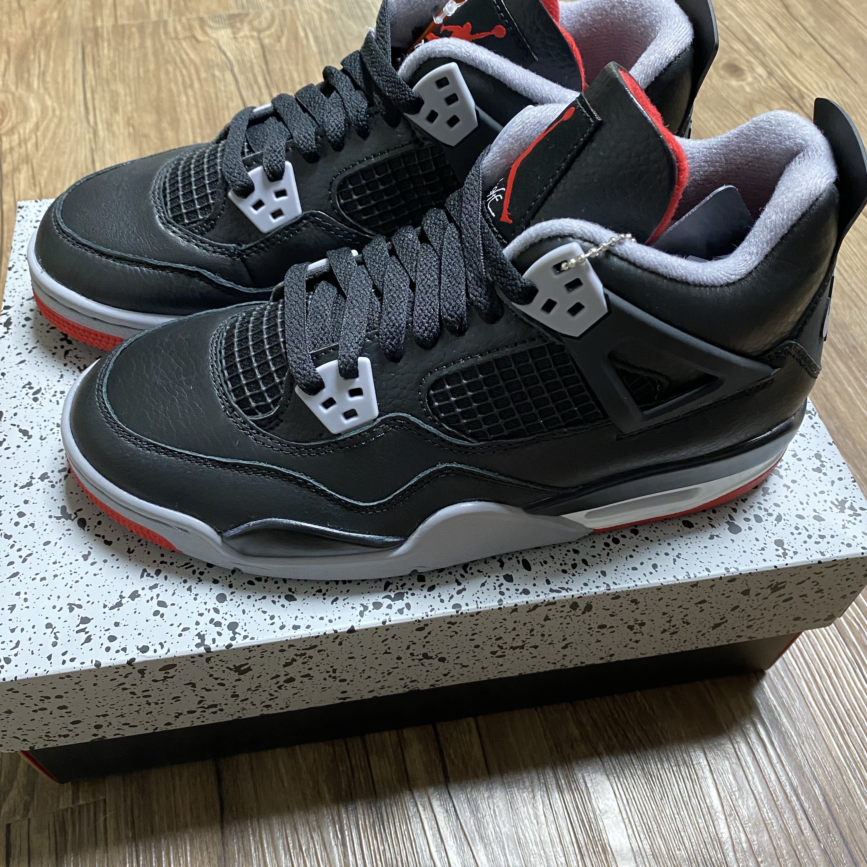 Jordan 4 Retro Bred Reimagined, (GS) Jordan 4 Retro Bred Reimagined 착용 스타일 - 6