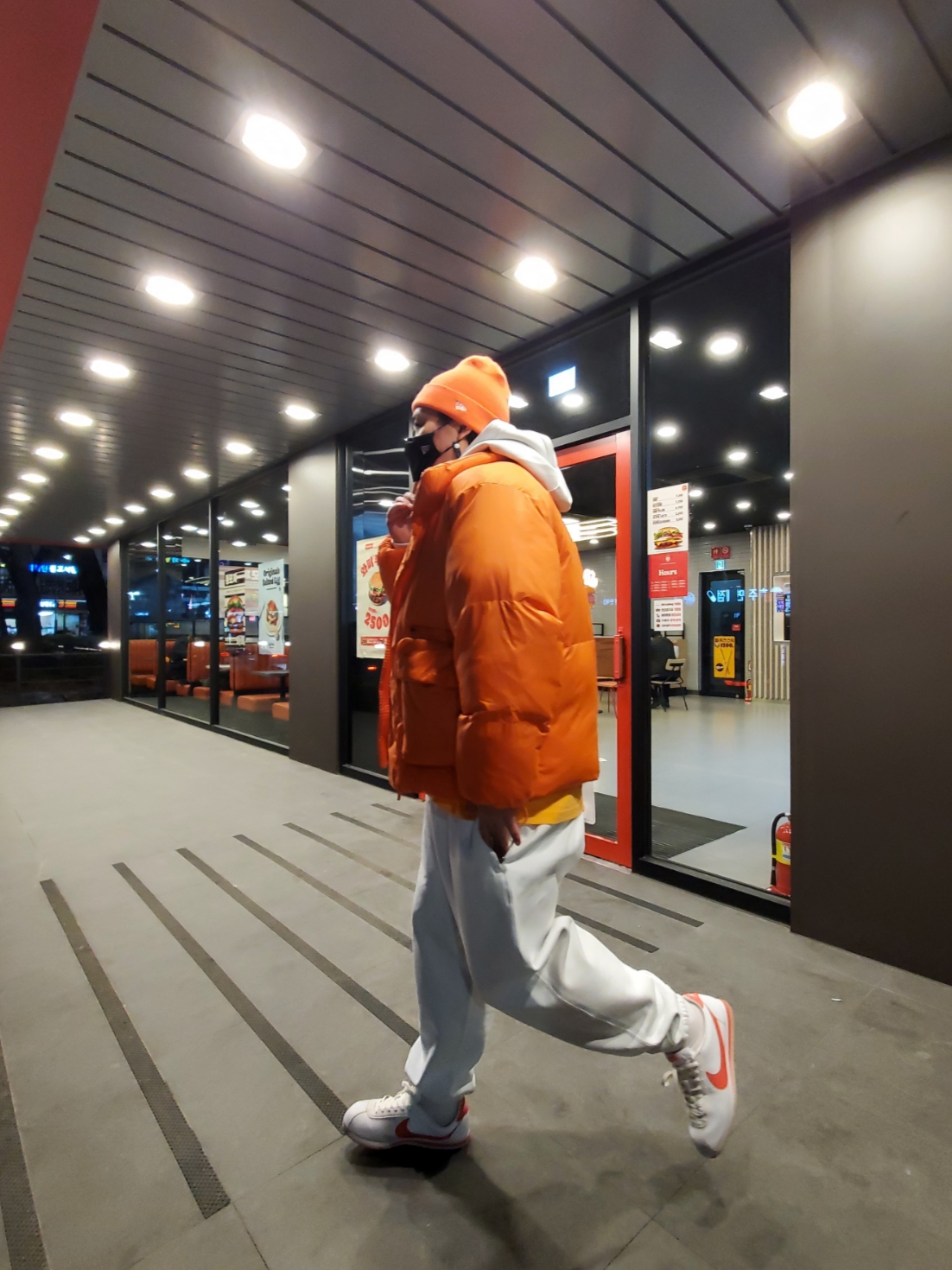 Nike NRG Solo Swoosh Fleece Hoodie Summit White - Asia, (W) Nike Classic Cortez Leather White Magic Ember 착용 스타일