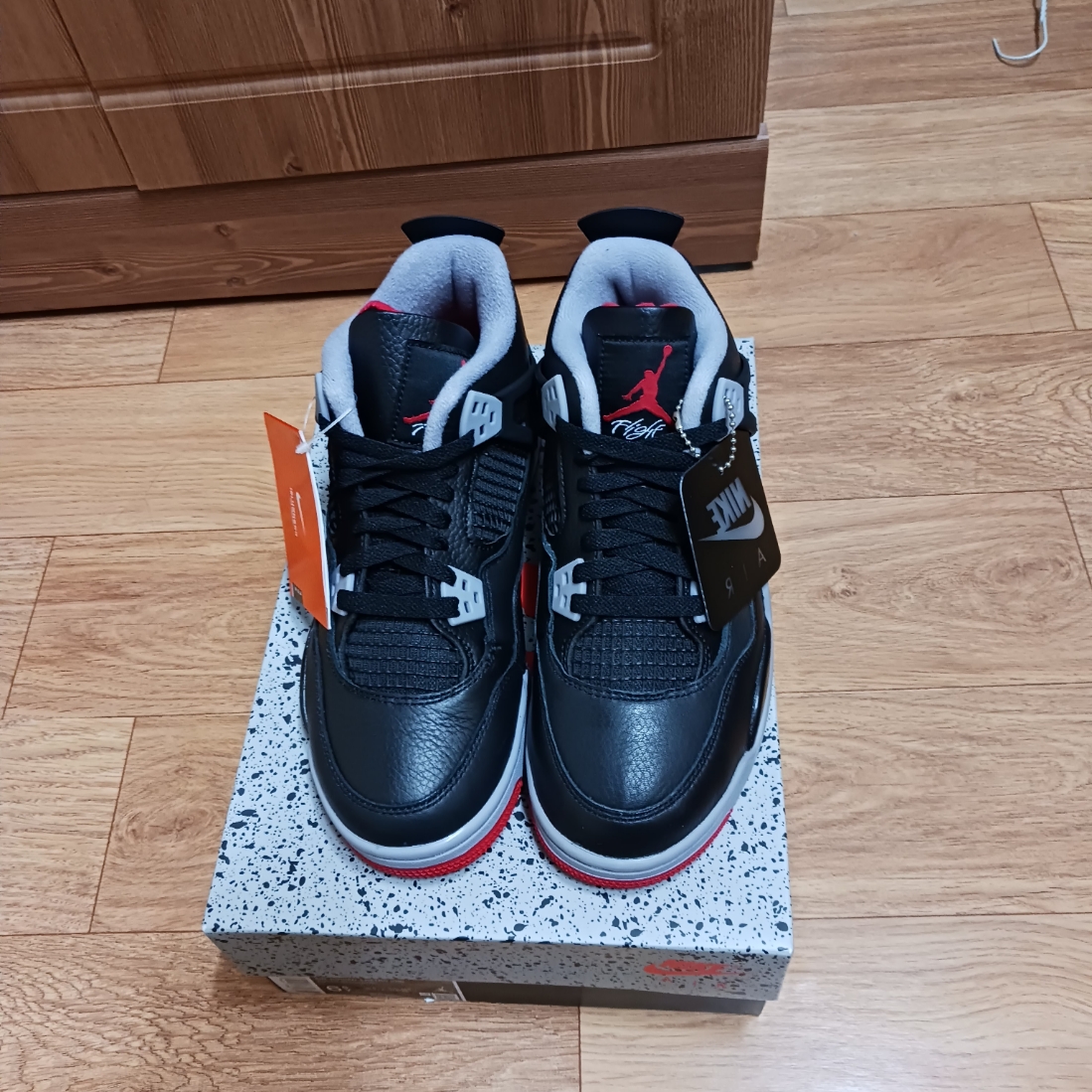 (GS) Jordan 4 Retro Bred Reimagined 착용 스타일 - 4
