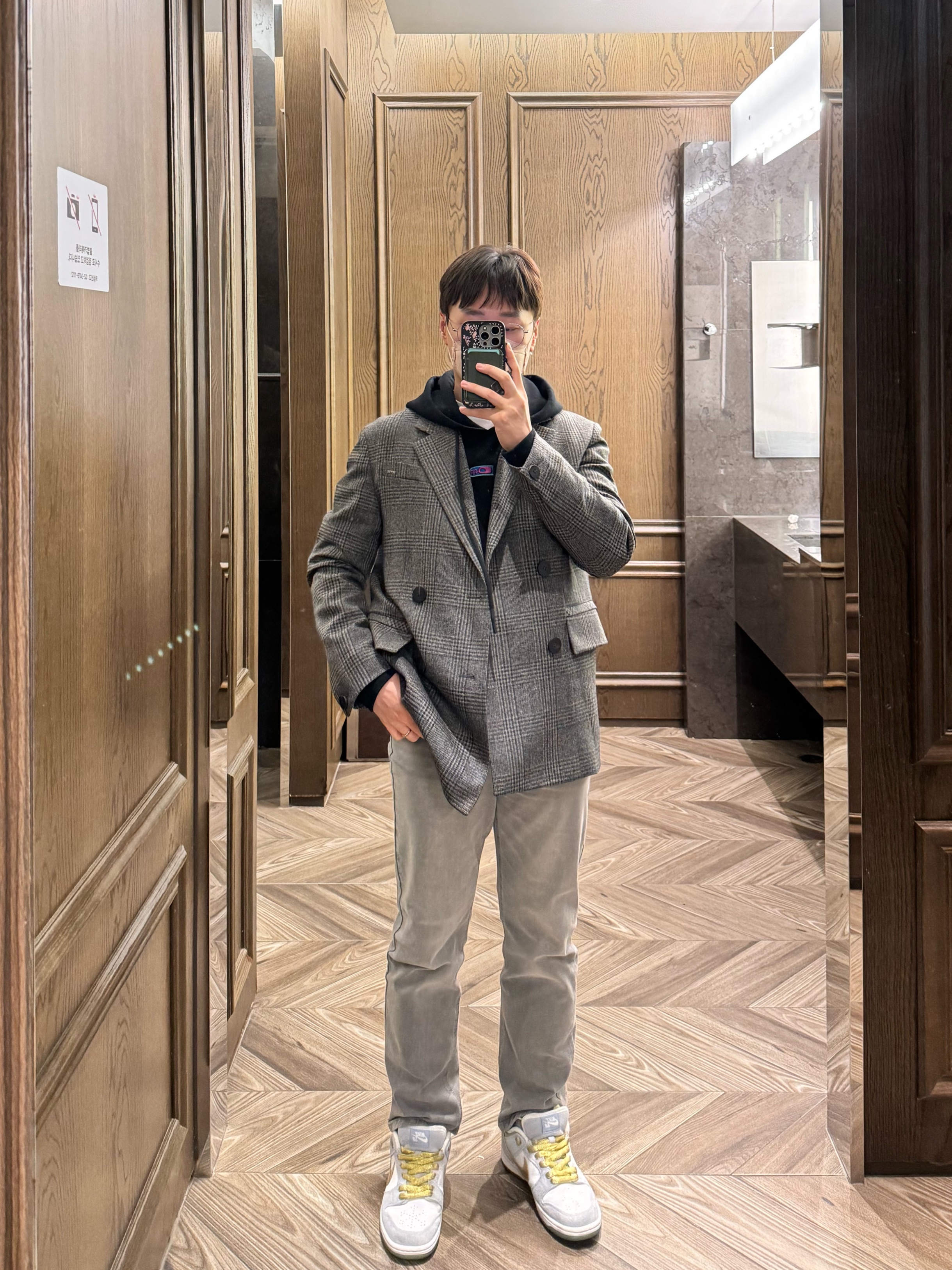 Off-White Weed Arrow Oversized Hoodie Black, Wooyoungmi Double Jacket Khaki - 23FW 착용 스타일 - 1