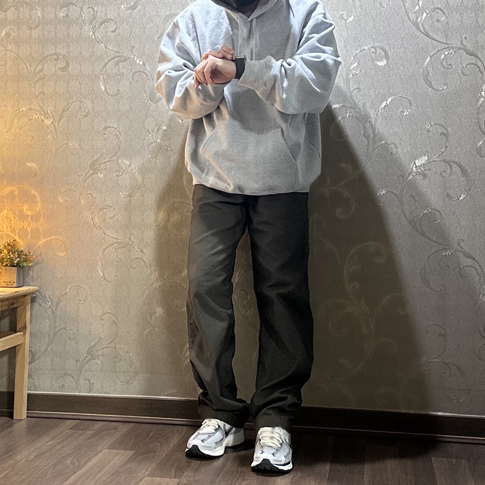 Supreme West Hollywood Shop Small Box Hooded Sweatshirt Heather Grey - 23FW 착용 스타일 - 4