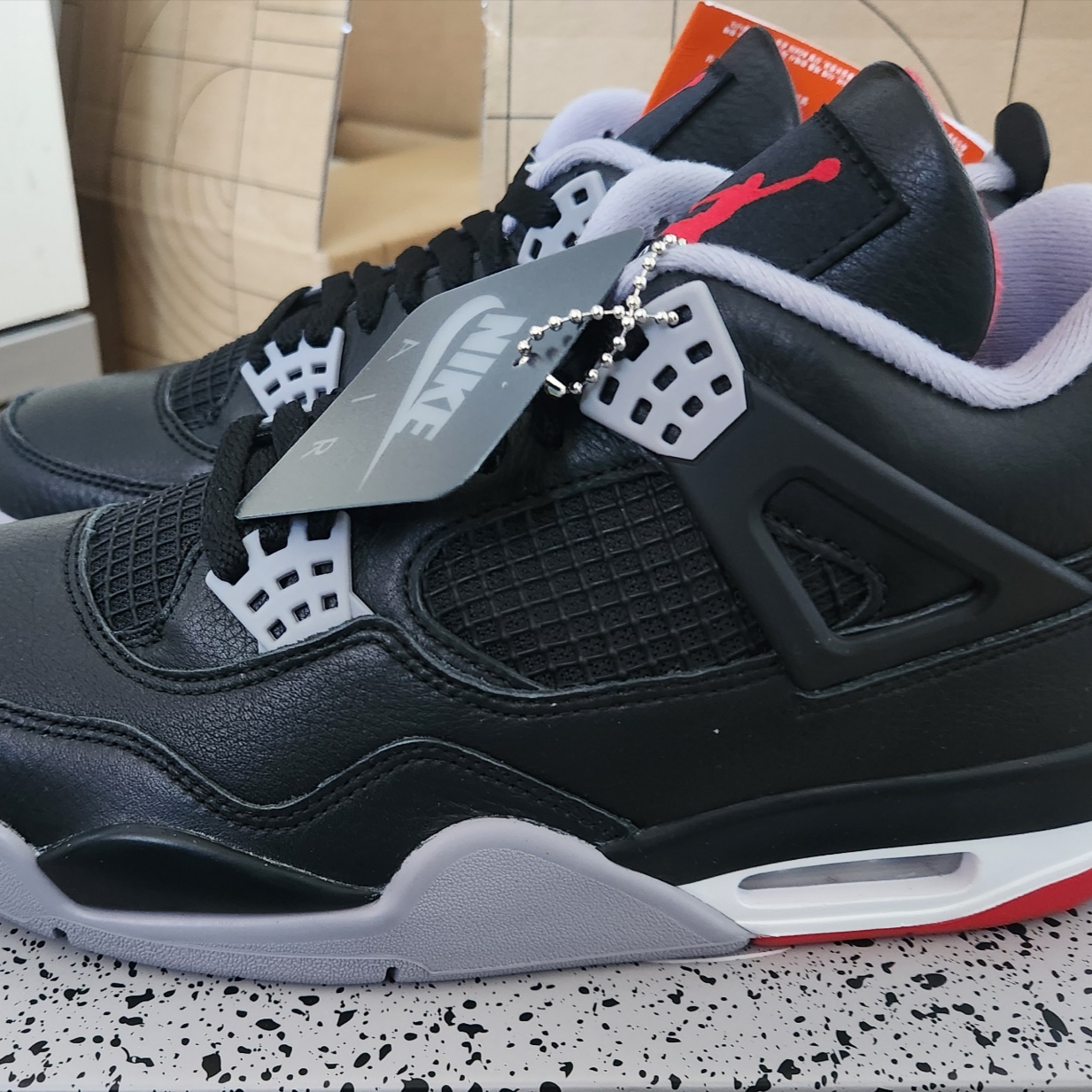 Jordan 4 Retro Bred Reimagined 착용 스타일 - 3
