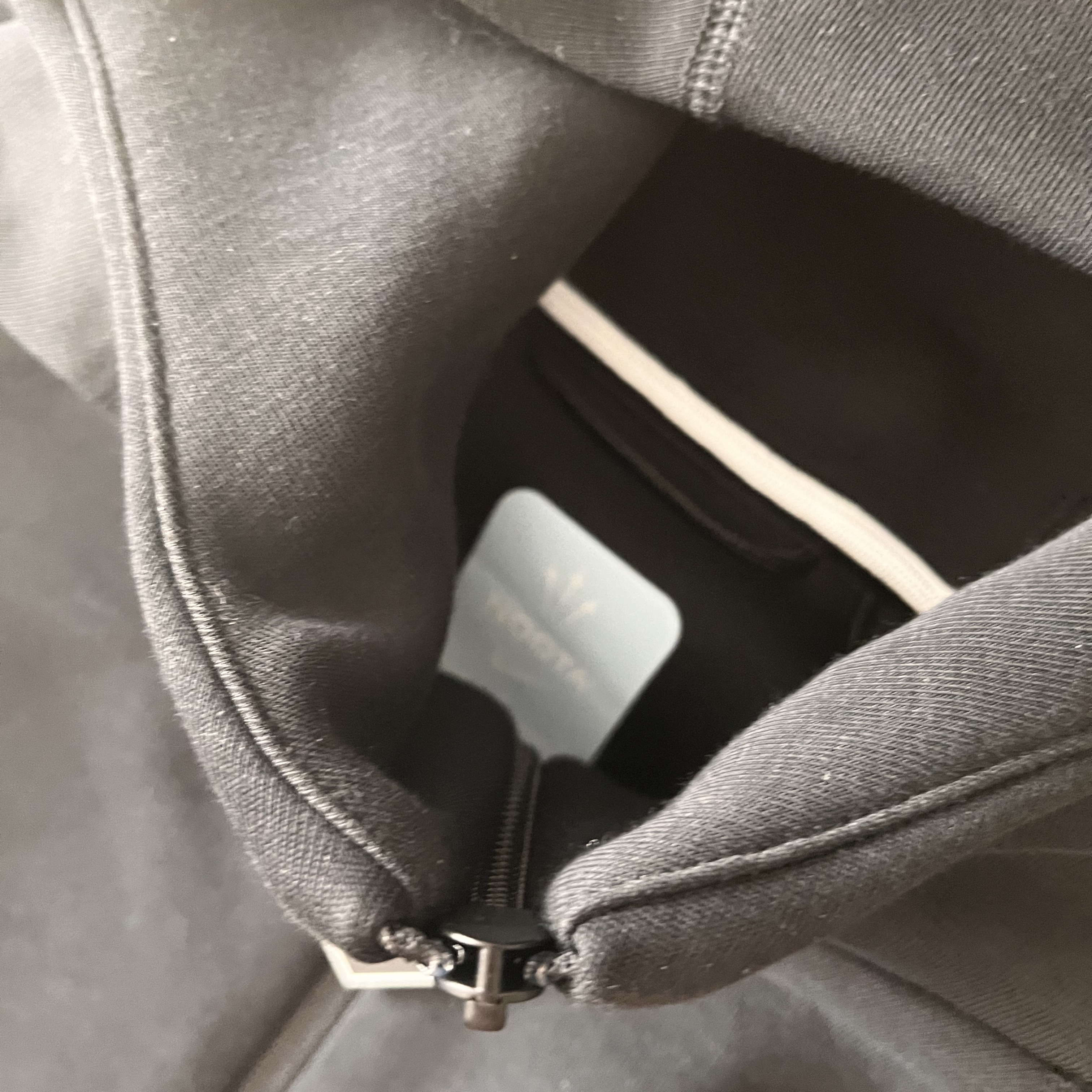 Nike x Drake Nocta Tech Fleece Hoodie Black (FD8453-010) 착용 스타일 - 4