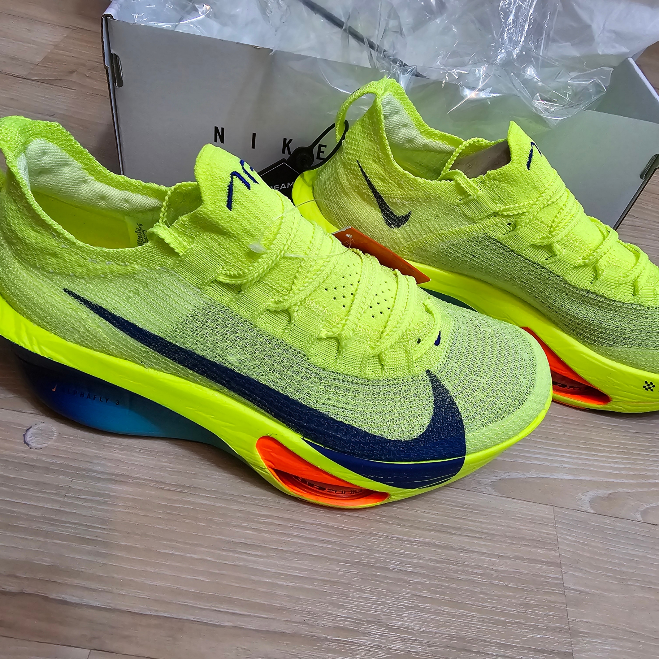 Nike Air Zoom Alphafly Next% 3 Volt 착용 스타일 - 5