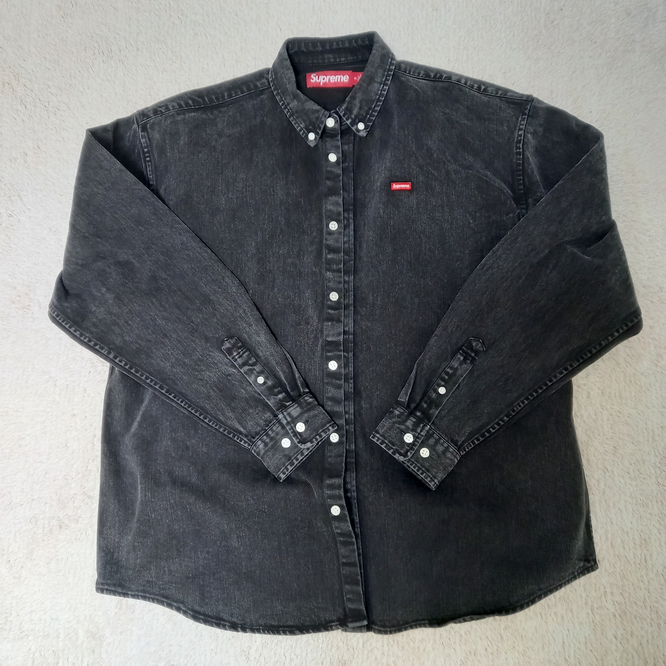 Supreme Small Box Shirt Washed Black - 24SS 착용 스타일 - 1