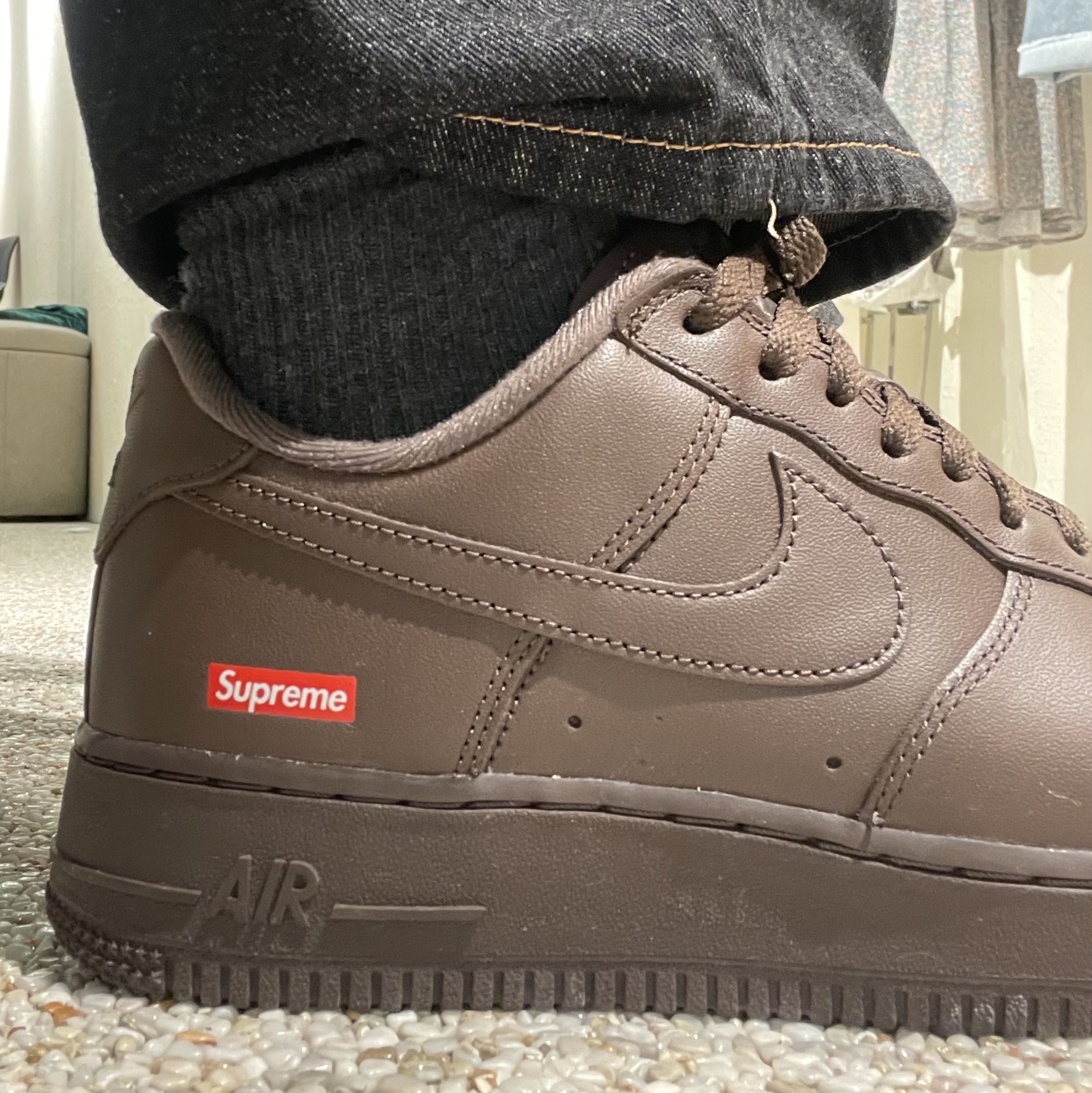 Nike x Supreme Air Force 1 Low Baroque Brown 착용 스타일 - 2