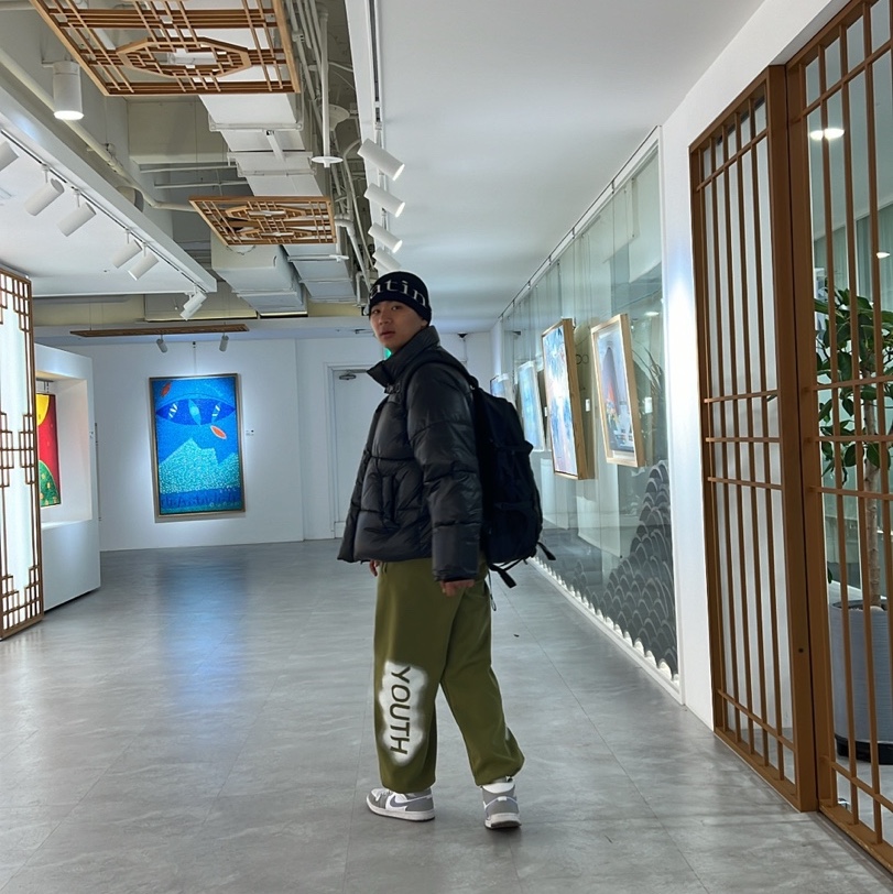 Matin Kim Logo Jacquard Short Beanie Black, (W) Jordan 1 Mid Wolf Grey 착용 스타일 - 2