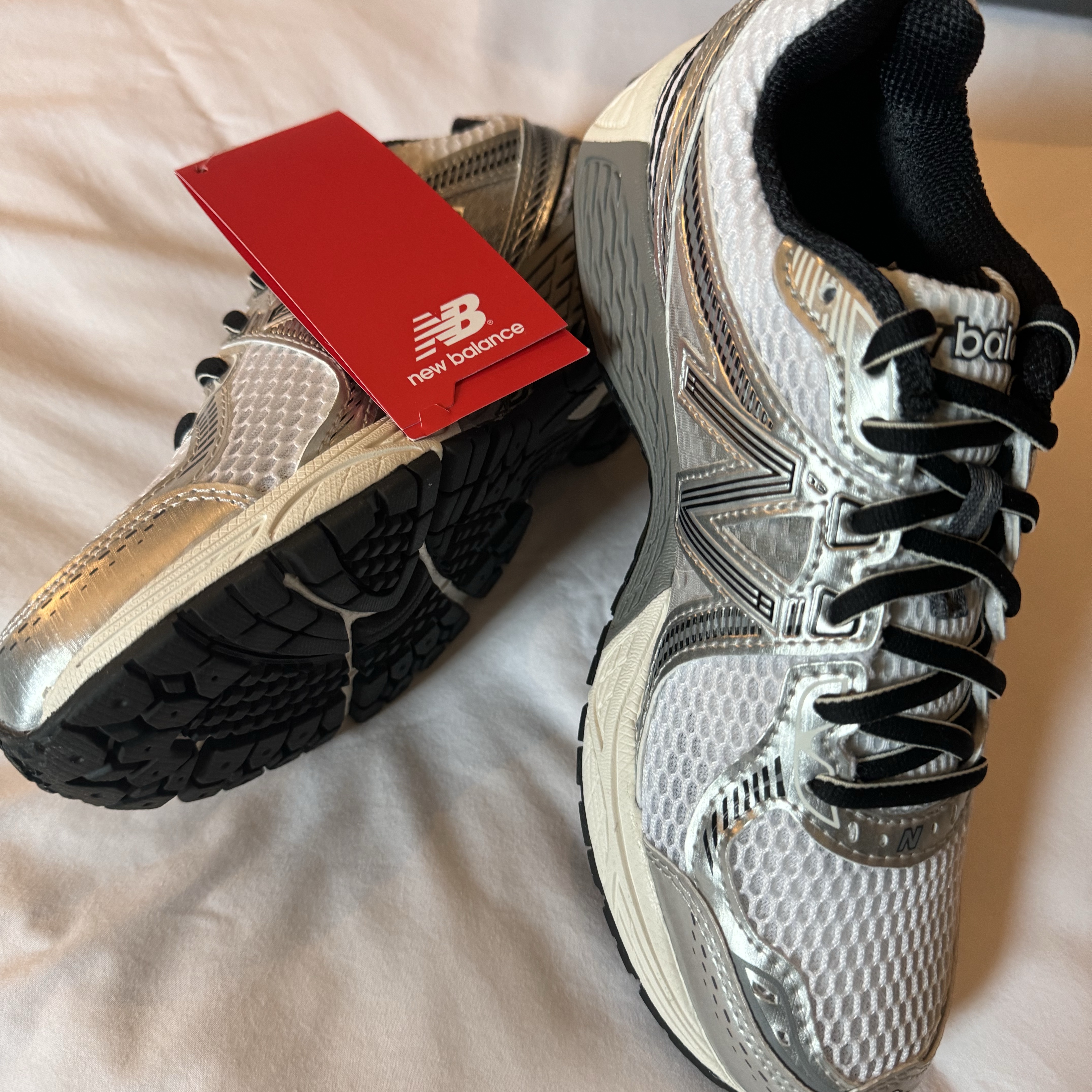 New Balance 860v2 Optic White 착용 스타일 - 3