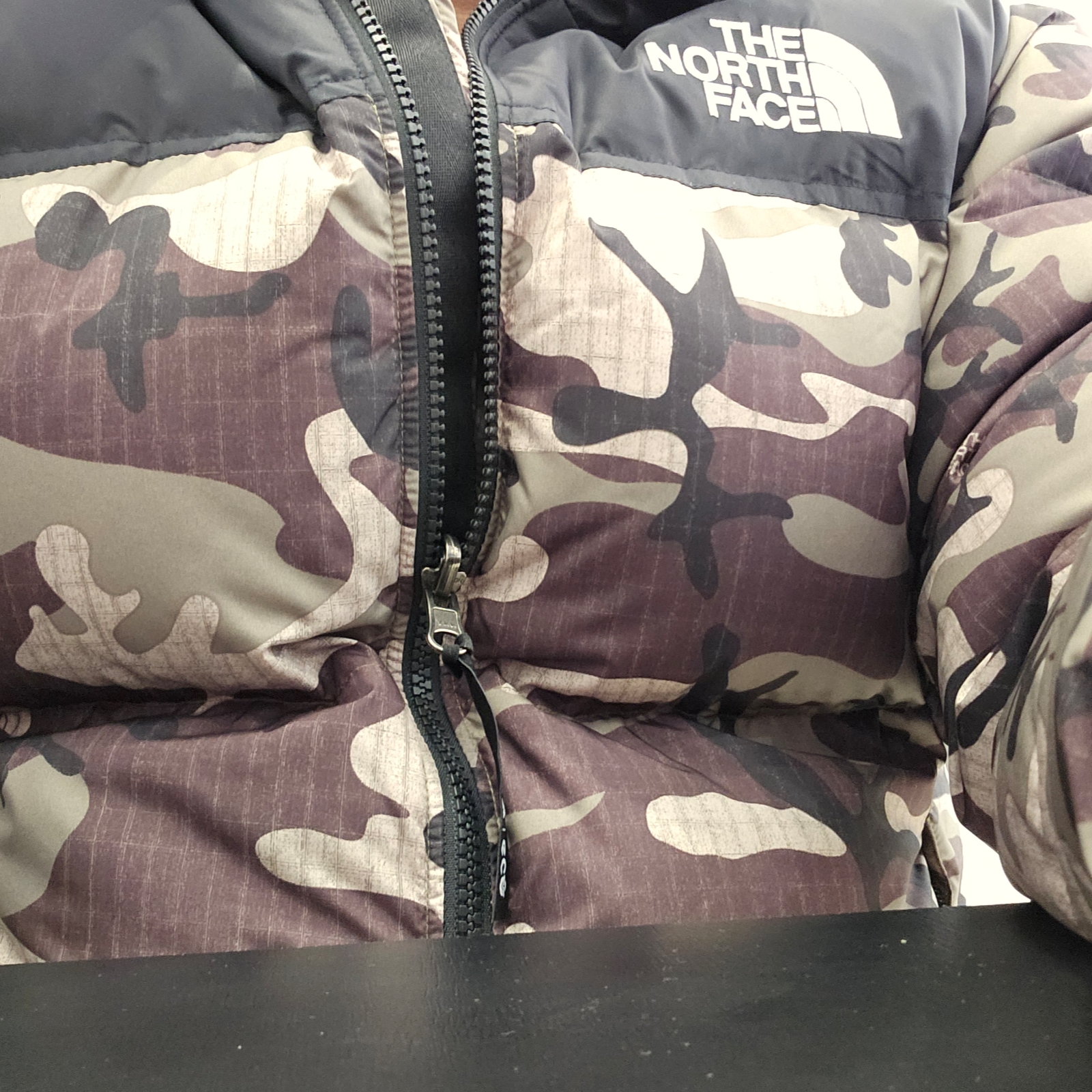 The North Face 1996 Novelty Nuptse Jacket Khaki 착용 스타일