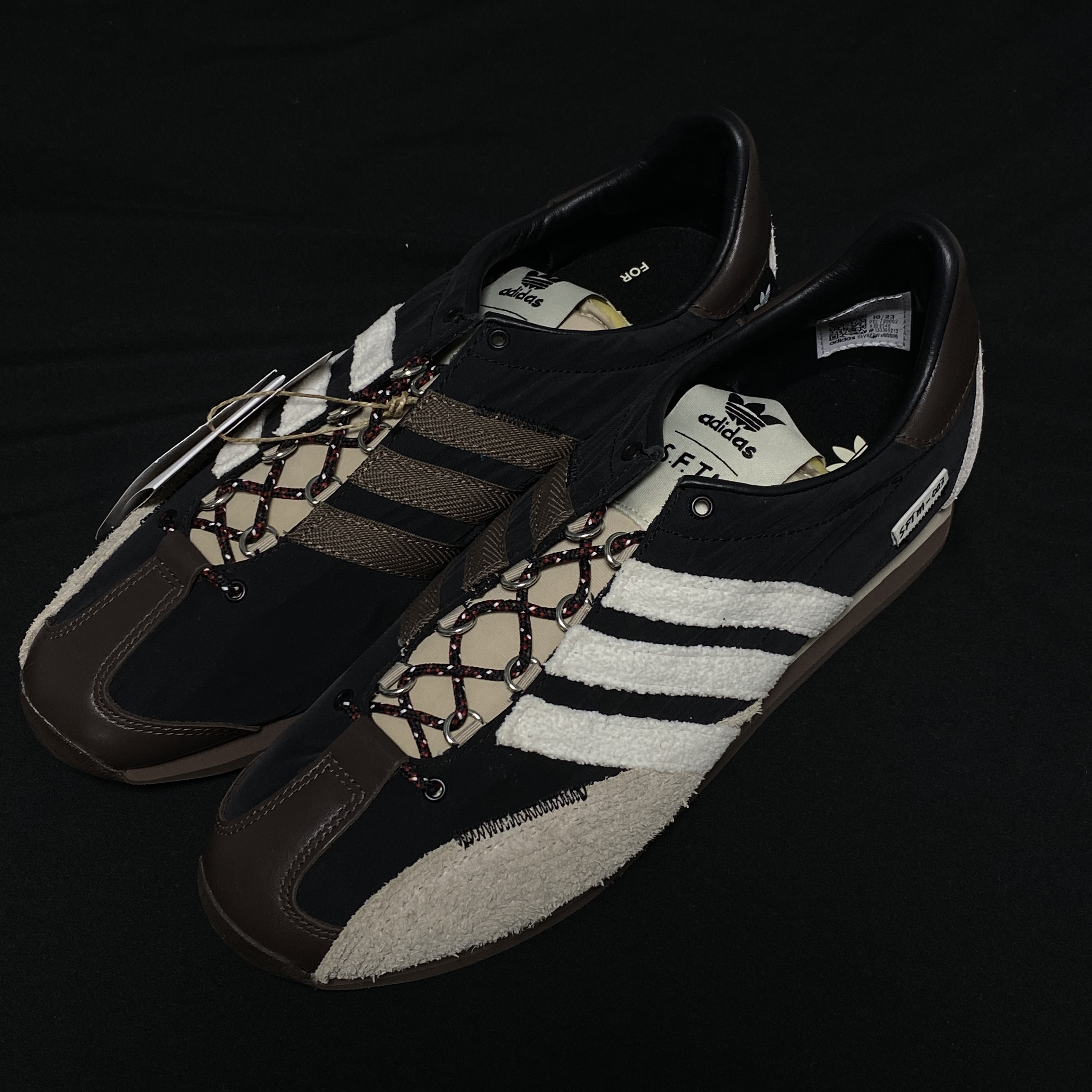 Adidas x Song for the Mute Country OG Core Black Core White 착용 스타일 - 1