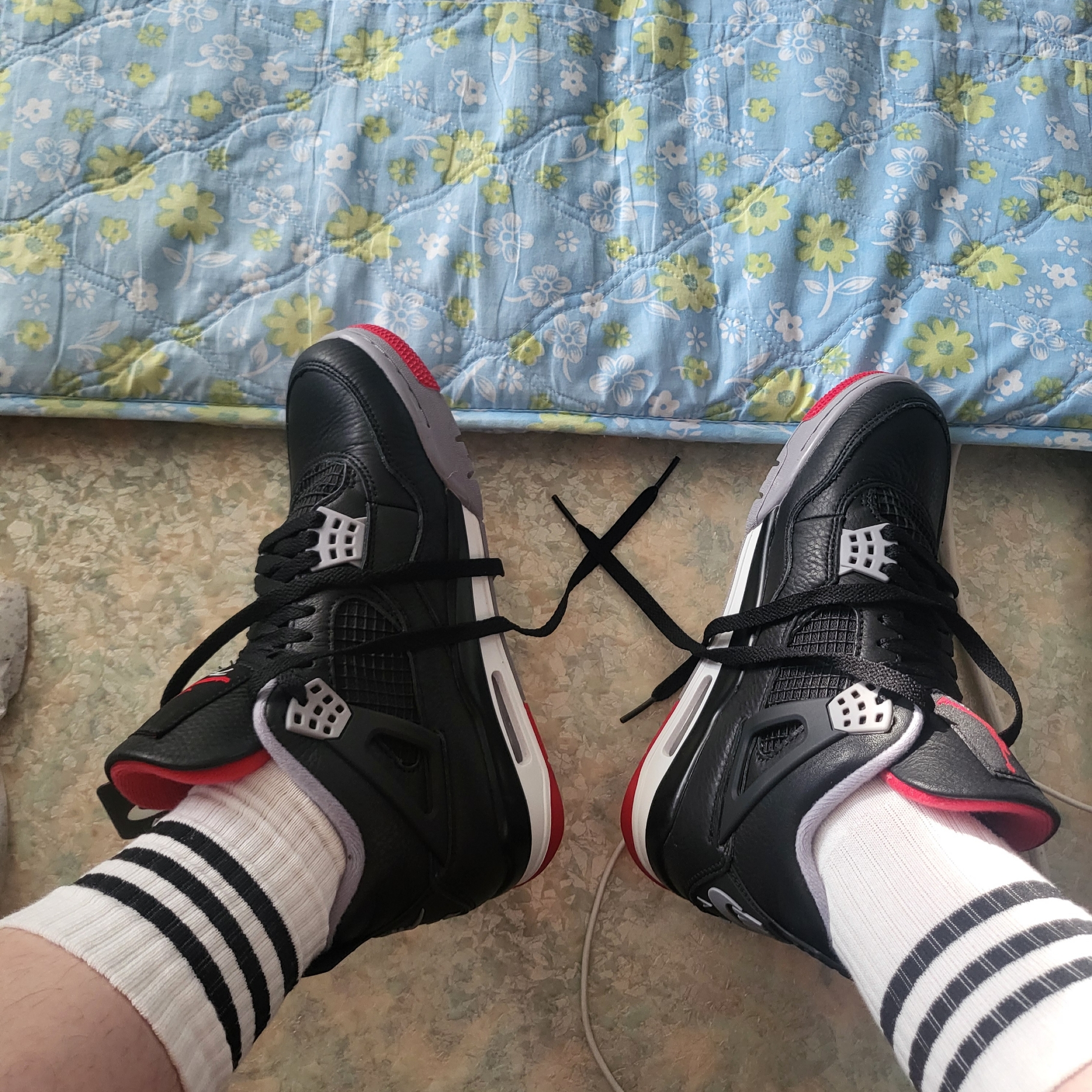 Jordan 4 Retro Bred Reimagined 착용 스타일 - 2