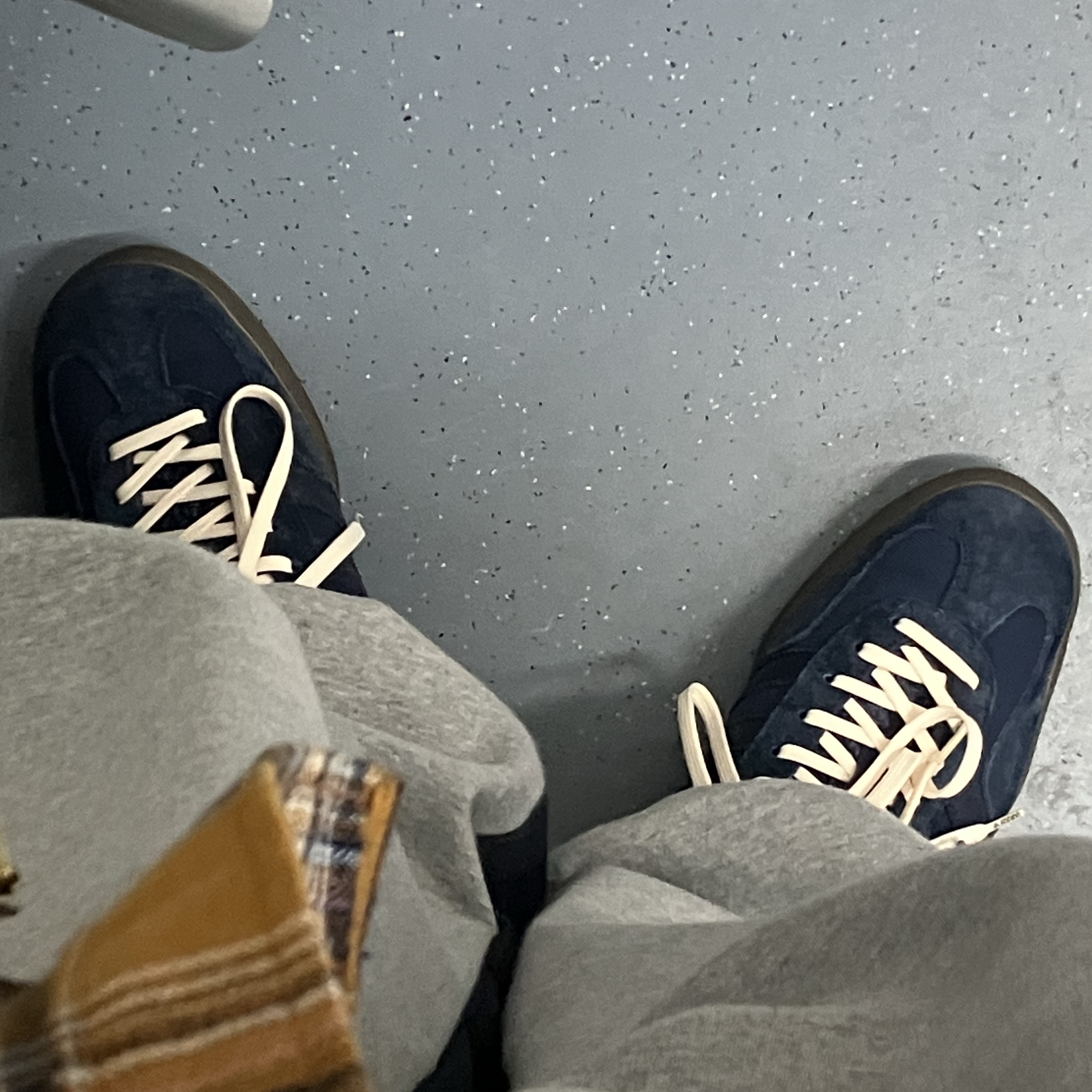 Adidas Gazelle Indoor Collegiate Navy 착용 스타일