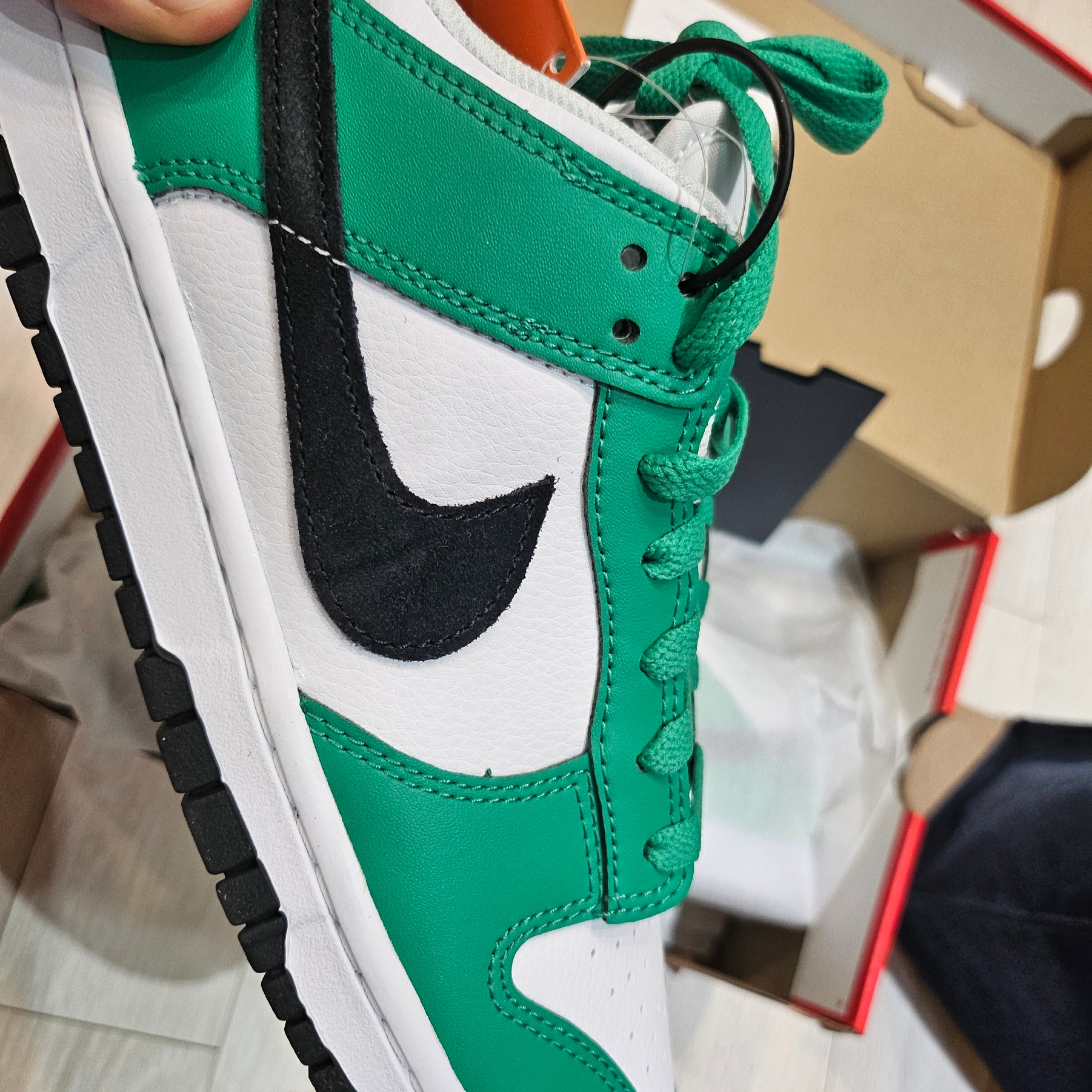 Nike Dunk Low White Green 착용 스타일 - 2
