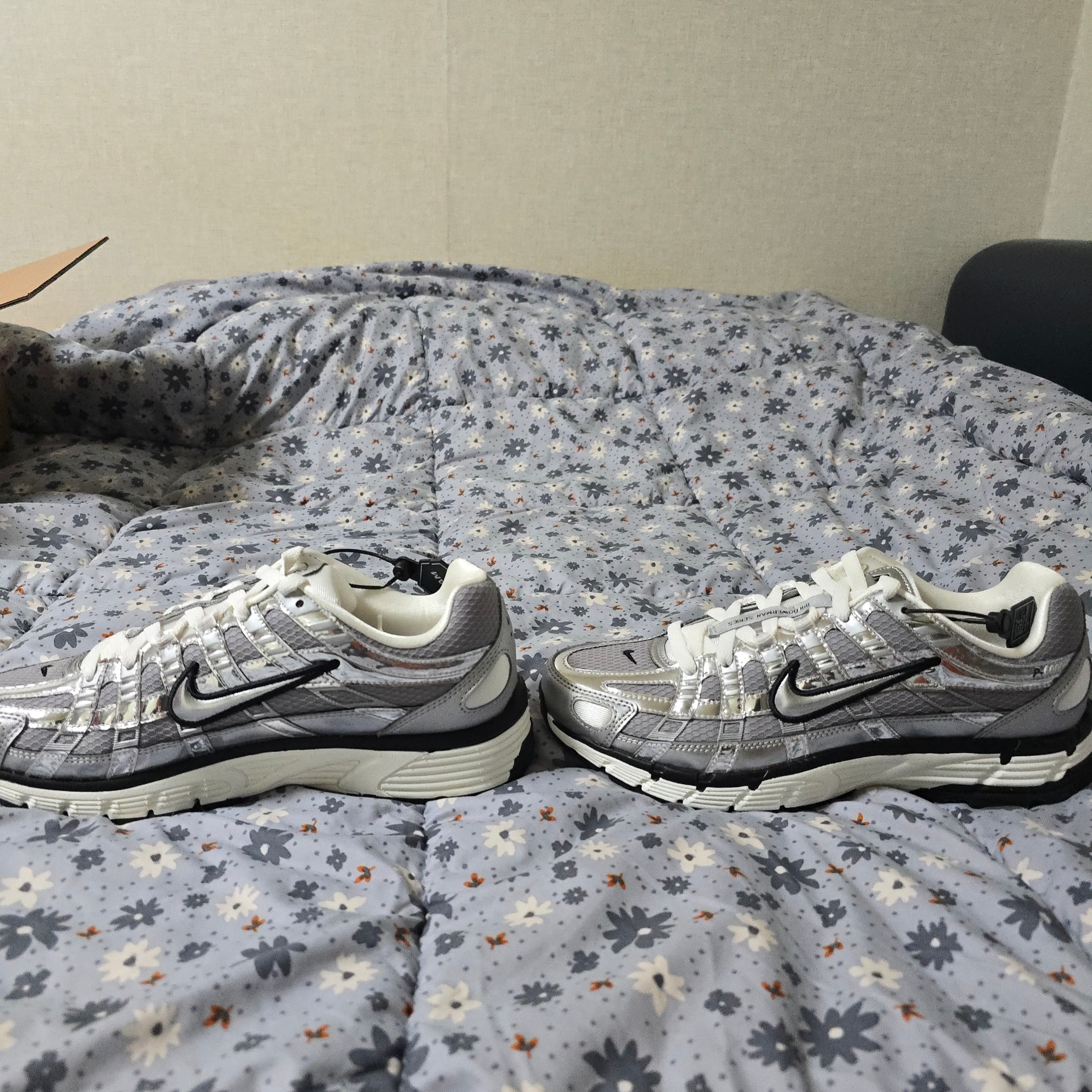 Nike P-6000 Metallic Silver 착용 스타일 - 2