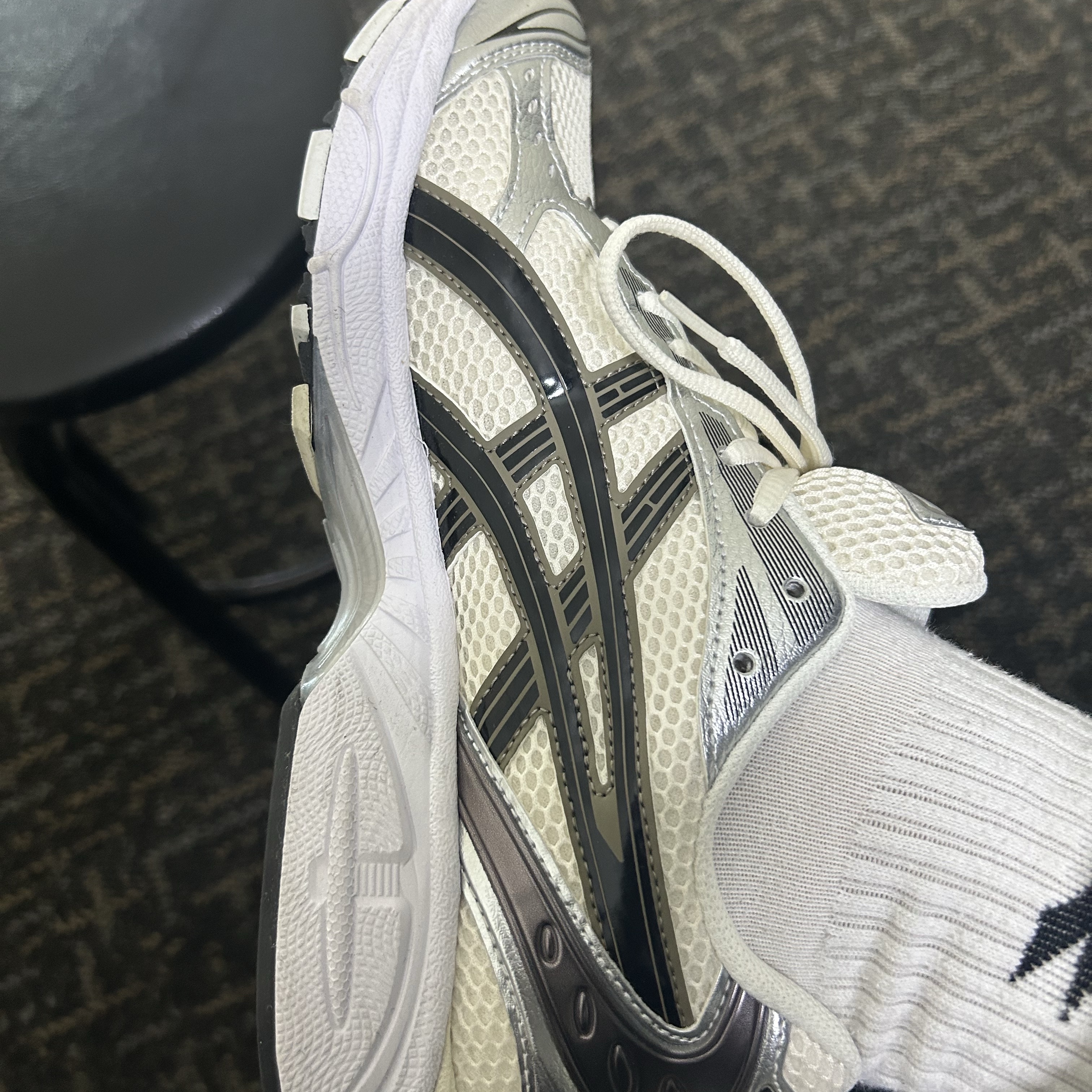 Asics Gel-Kayano 14 Cream Black 착용 스타일