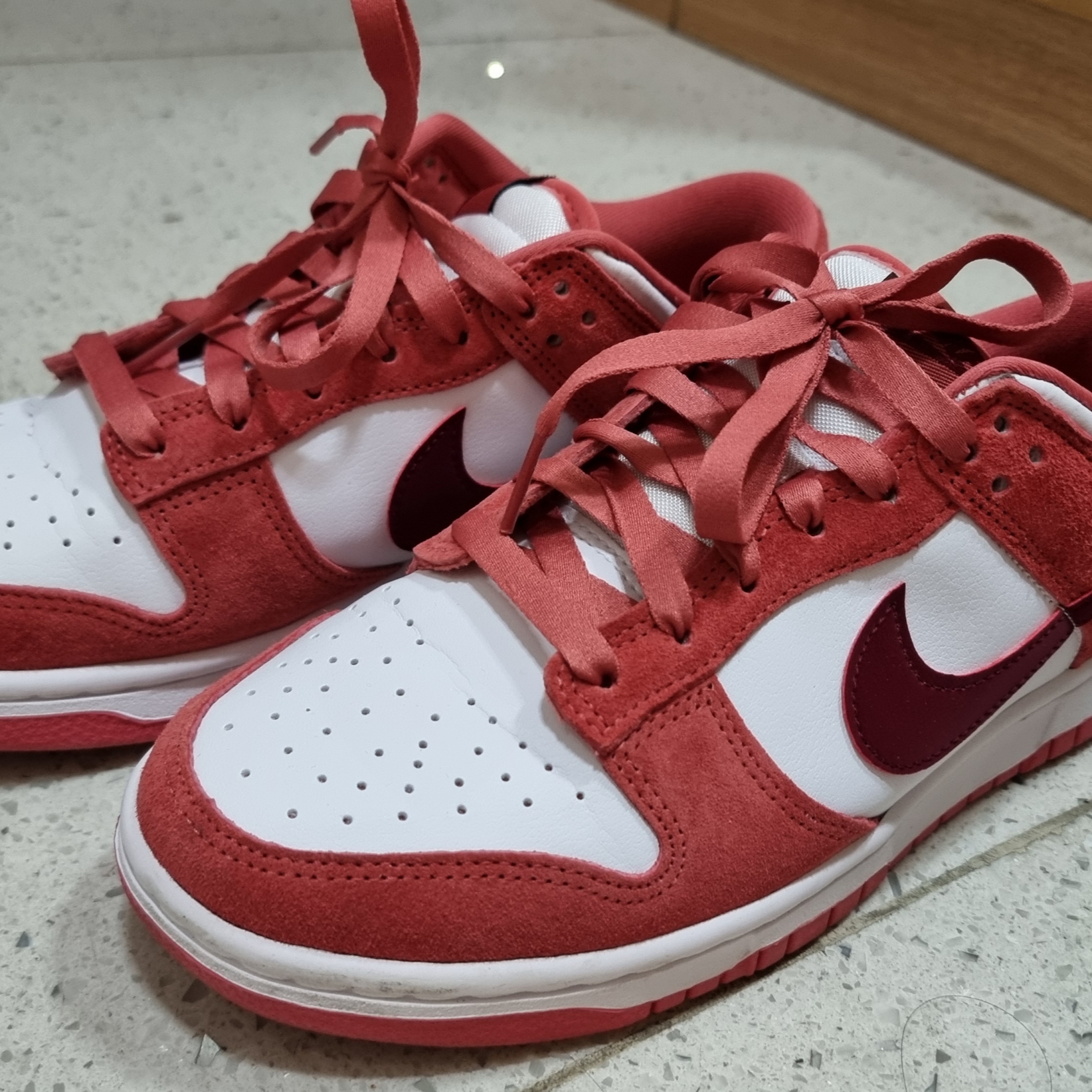 (W) Nike Dunk Low Valentine Day White Adobe 착용 스타일