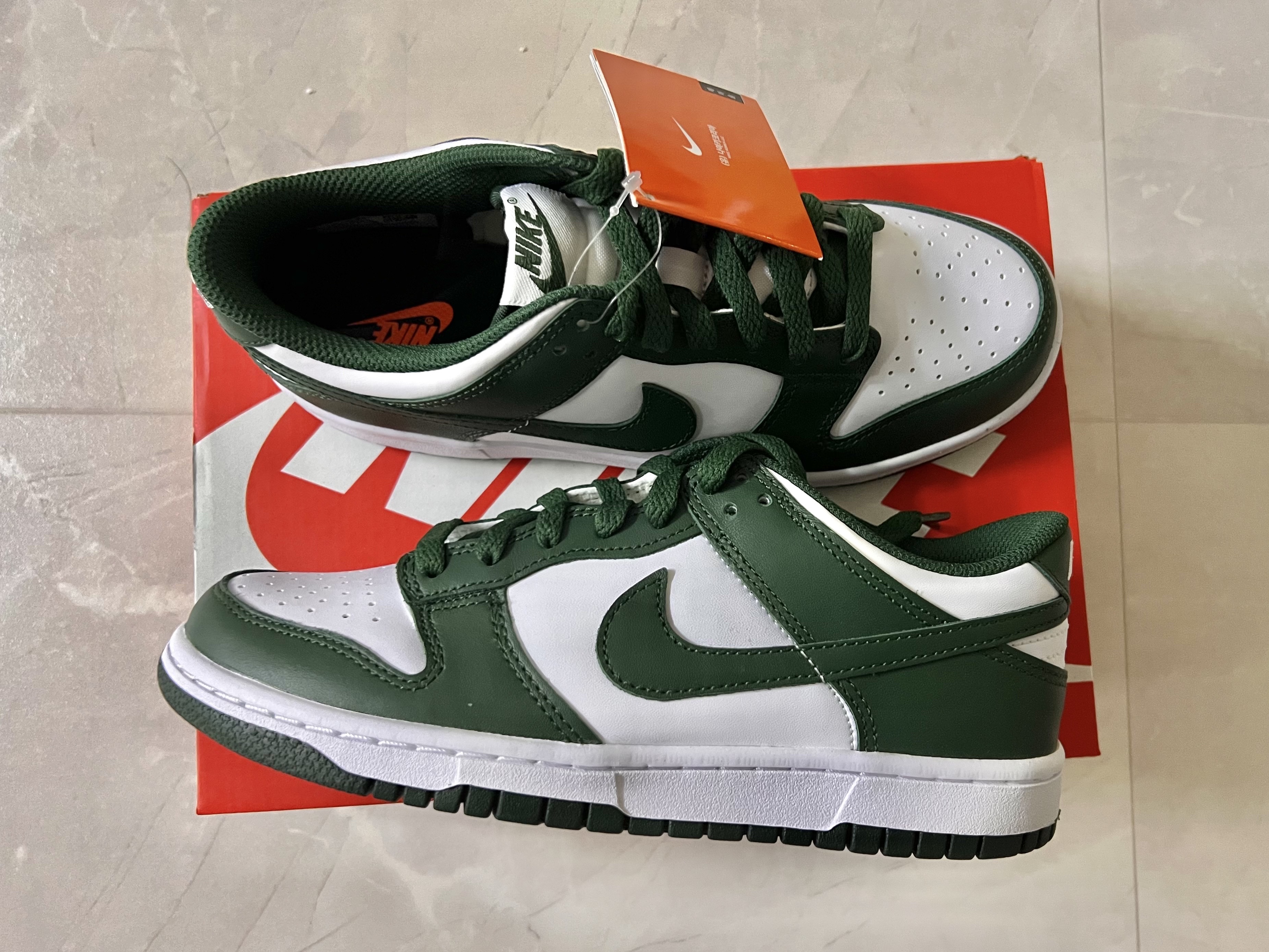 Nike Dunk Low Retro Varsity Green 착용 스타일