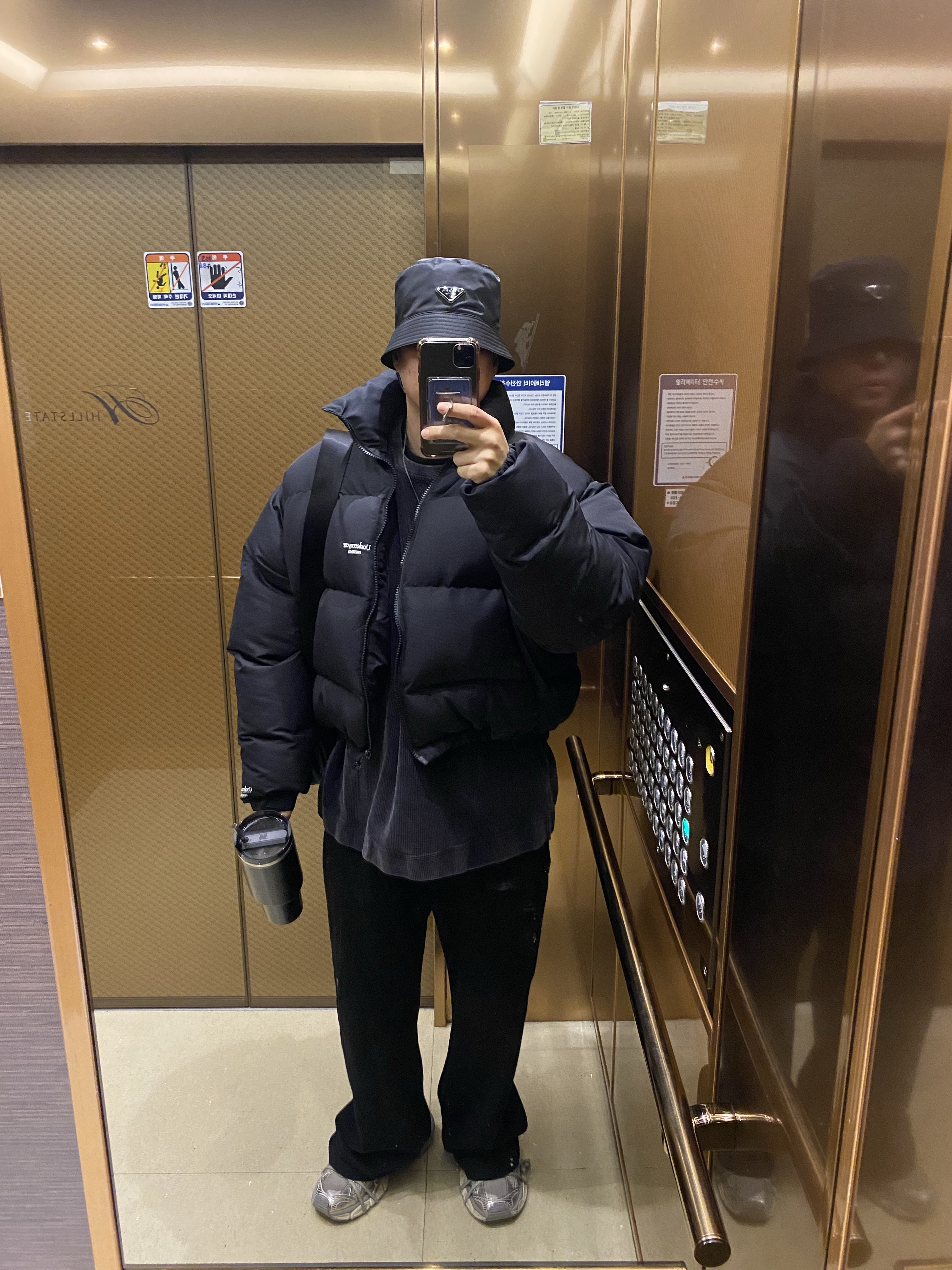 Balenciaga 3XL Sneakers Light Beige, Undermycar Mu.15 Anti Fxxking Logo Play Triple Logo Crop Padding Jacket Black 착용 스타일