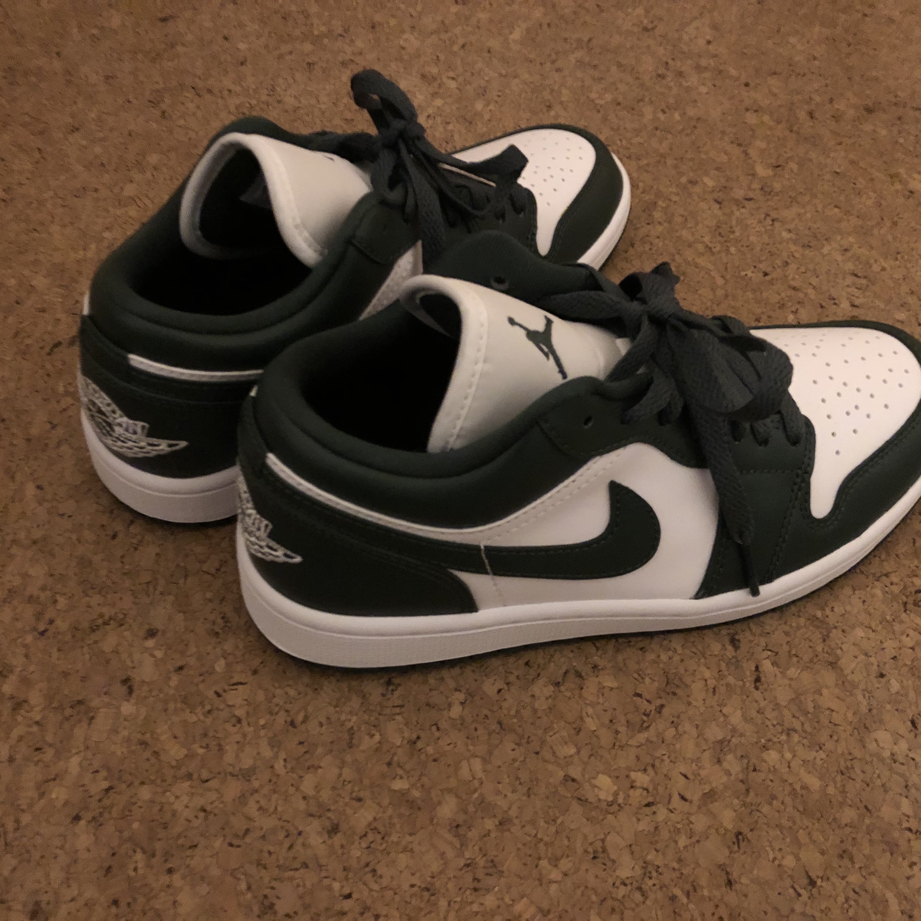 (W) Jordan 1 Low White Galactic Jade 착용 스타일