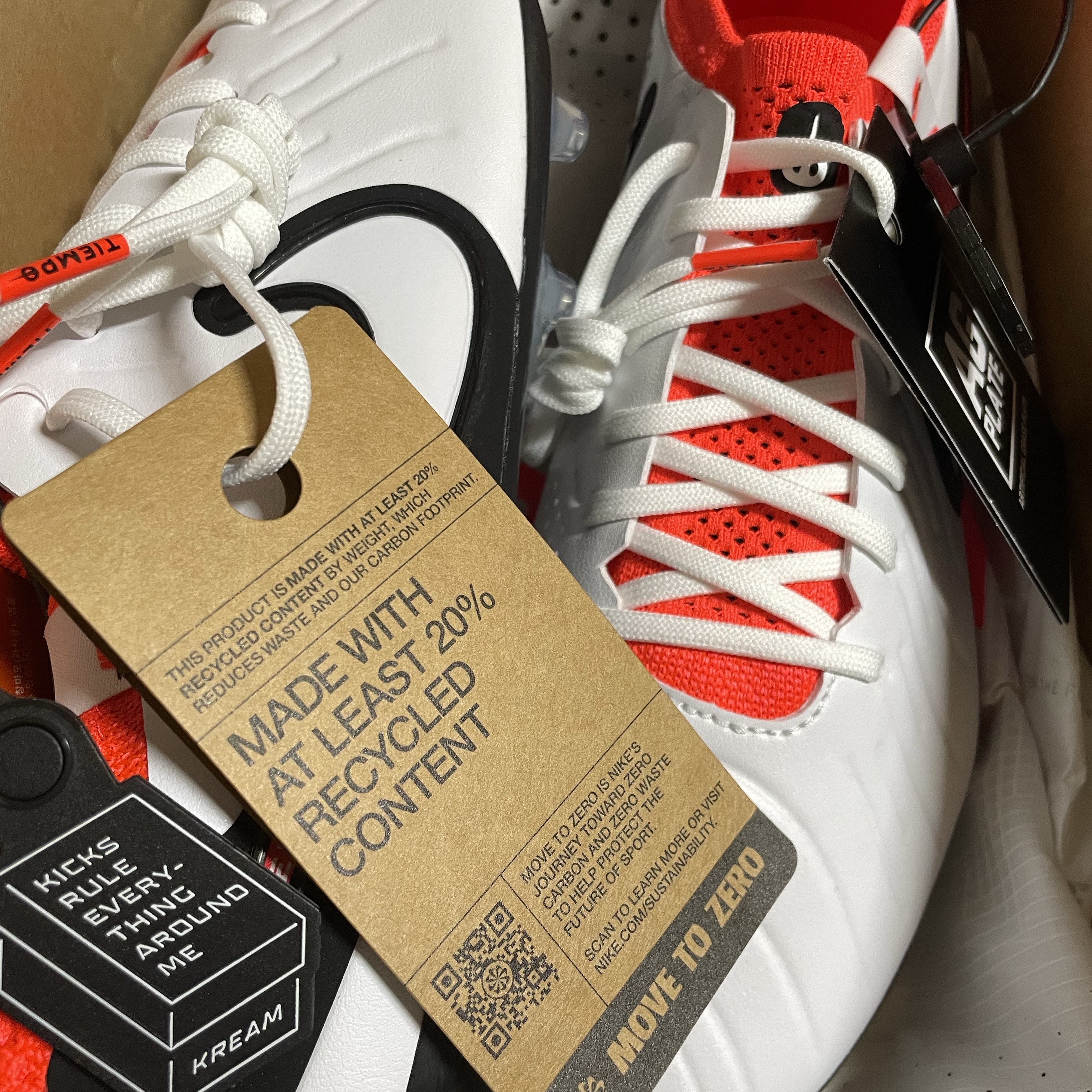 Nike Tiempo Legend 10 Elite AG White Bright Crimson 착용 스타일