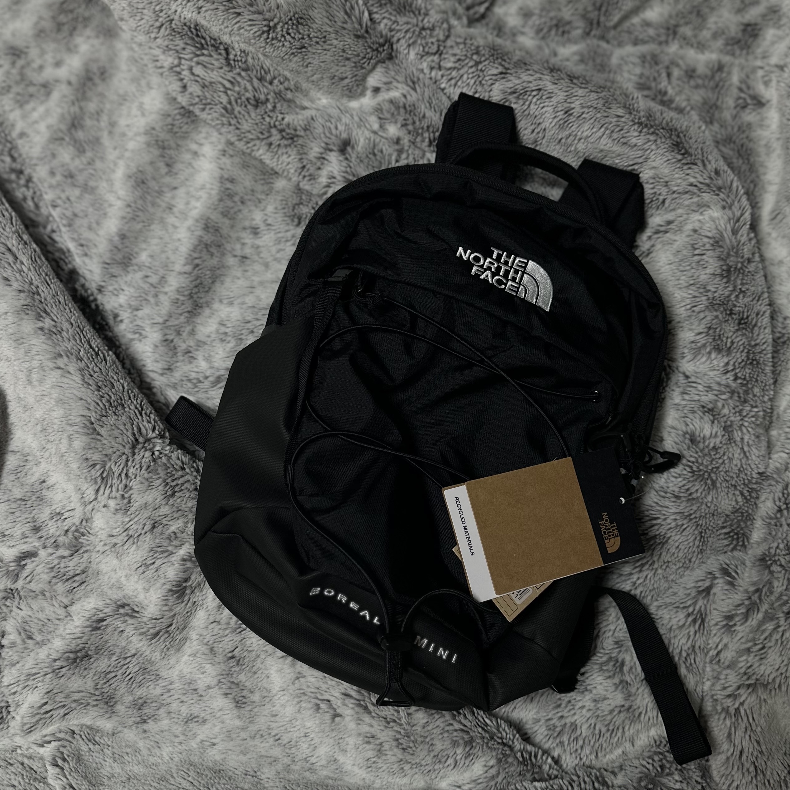 The North Face Borealis Mini Backpack Black 착용 스타일