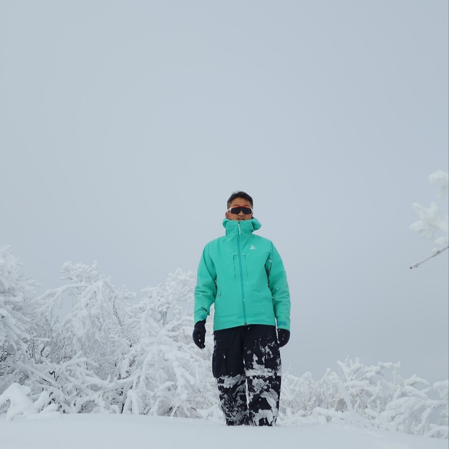 Nike ACG Storm-Fit ADV Gore-Tex Misery Ridge Jacket Light Menta - Asia, Nike ACG Smith Summit Cargo Pants Black Anthracite - Asia 착용 스타일 - 5