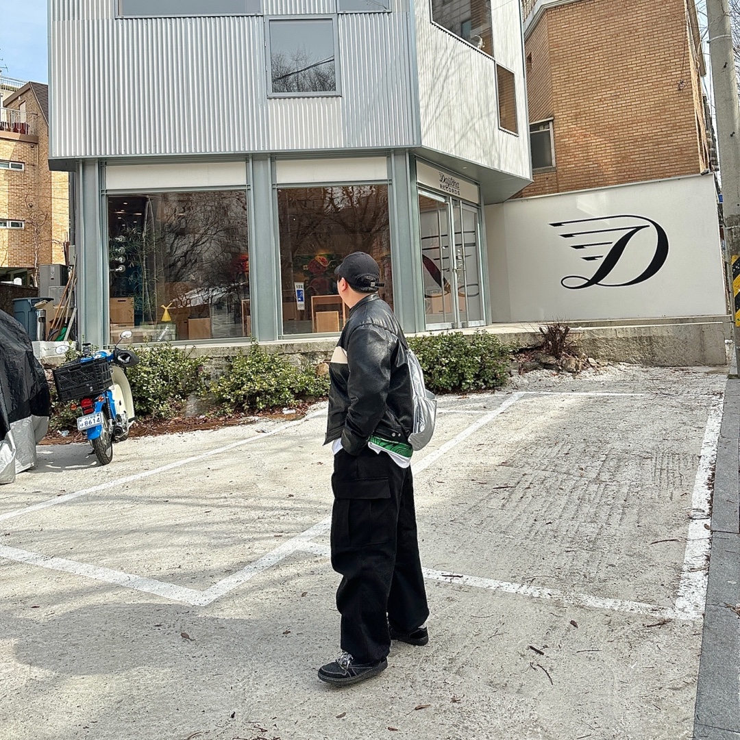 Nike x Off-White Allover Print Jersey Kelly Green - Asia, Jordan 1 x Travis Scott Retro Low OG SP Black Phantom 착용 스타일 - 1
