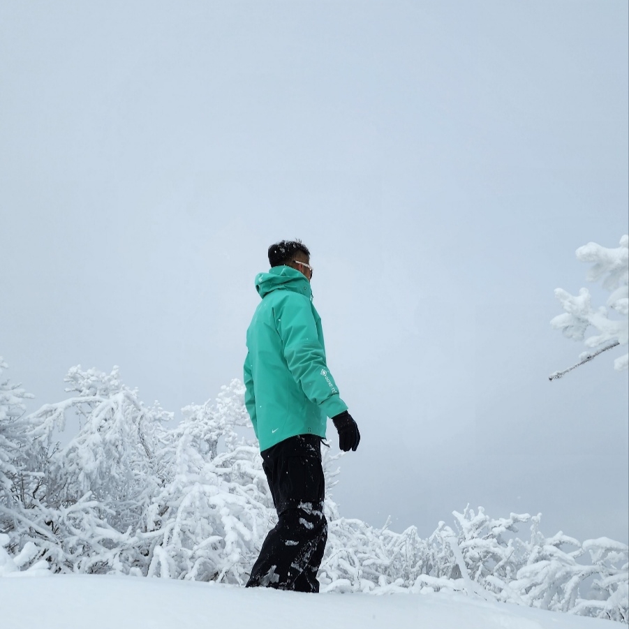 Nike ACG Storm-Fit ADV Gore-Tex Misery Ridge Jacket Light Menta - Asia, Nike ACG Smith Summit Cargo Pants Black Anthracite - Asia 착용 스타일 - 4