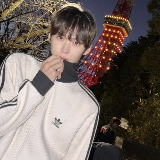 Adidas Adicolor Classic Waffle Beckenbauer Track Jacket Wonder White - US Sizing 착용 스타일 - 9