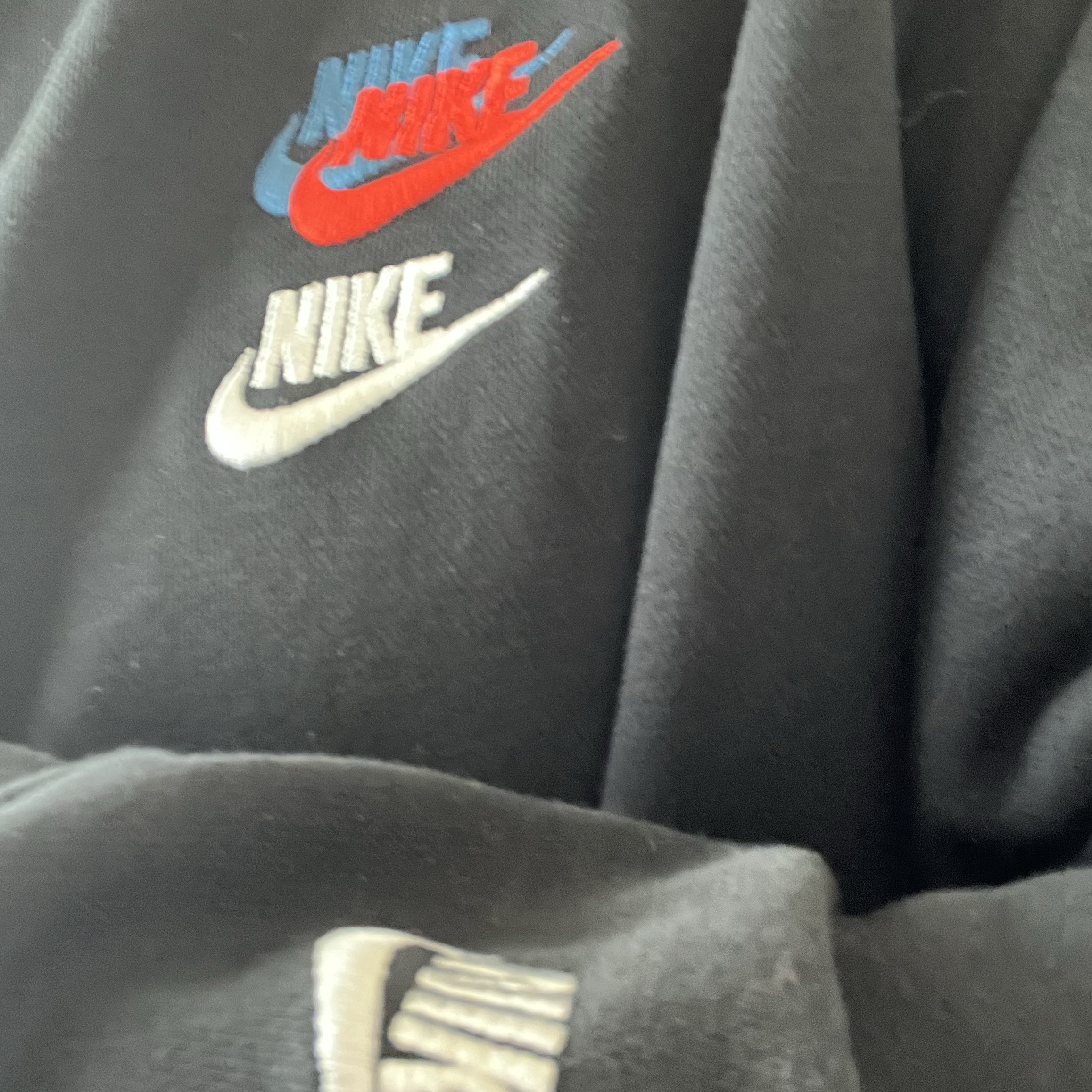 Nike NSW Essential French Terry Crew Black - Asia 착용 스타일
